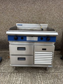 BLUE SEAL EVOLUTION SERIES GP516-RB - 900MM GAS GRIDDLE REFRIGERATED BASE