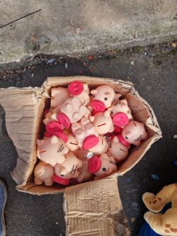 PIGGY BANKS SMALL TRAVEL GIFTS 24X UNITS KIDS TOY SHOP STOCK