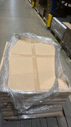 1X PALLET WITH SNEEZE SCREEN 600 X 1000MM PVC WITH CLEAR WINDOW RRP £1131