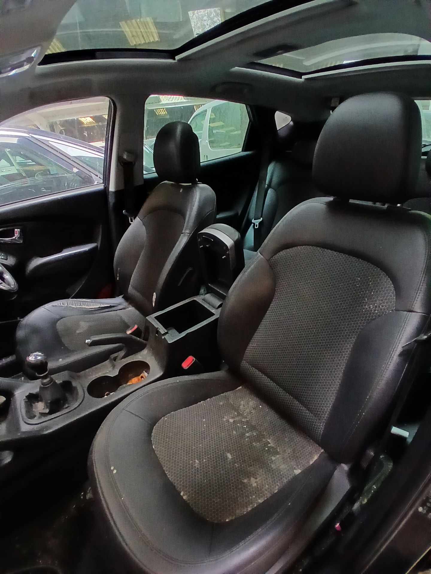 2010 HYUNDAI IX35 PREMIUM 2WD CRDI 134 – 2.0 DIESEL SUV >>--NO VAT ON HAMMER--<< - Image 3 of 9