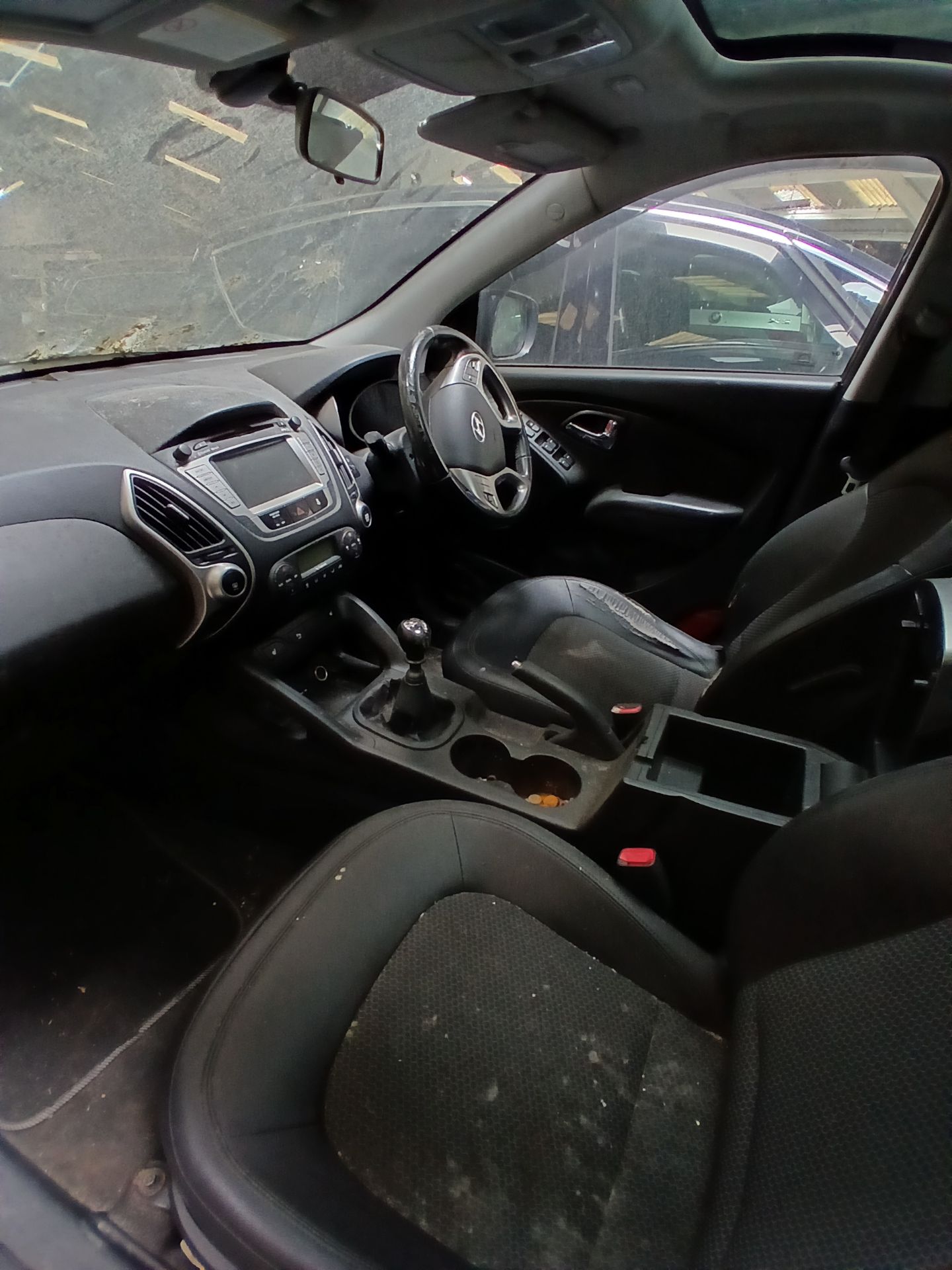 2010 HYUNDAI IX35 PREMIUM 2WD CRDI 134 – 2.0 DIESEL SUV >>--NO VAT ON HAMMER--<< - Image 4 of 9