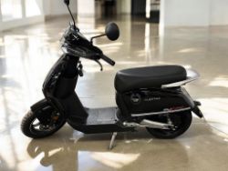 BLACK BRAND NEW 2025 ROAD LEGAL VMOTO CUX PRO ELECTRIC MOPED (50CC EQUIVALENT)