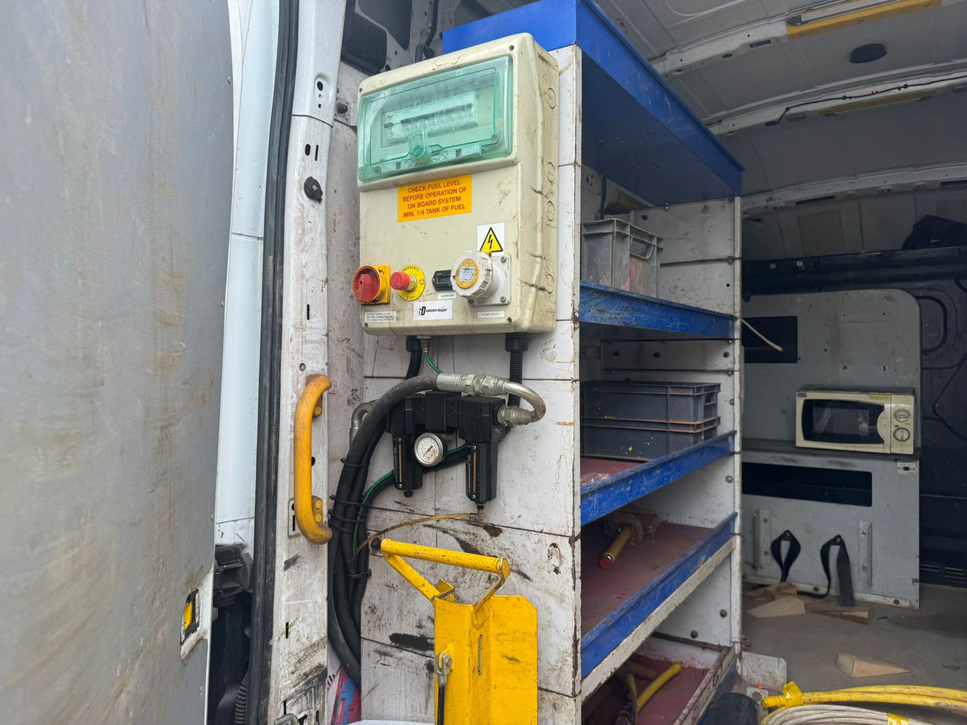 2015 FORD TRANSIT T350 MWB L2 PANEL VAN - Image 6 of 13