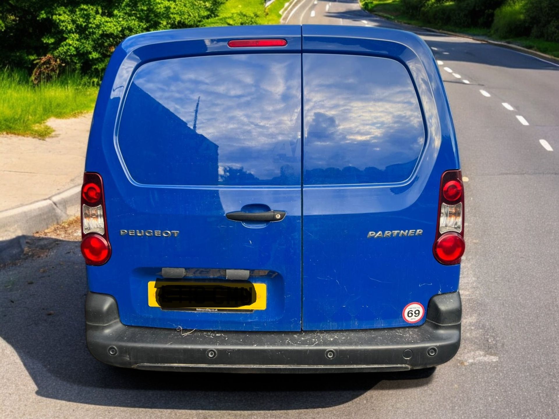 2018 PEUGEOT PARTNER S L1 BLUE HDI PANEL VAN (18 PLATE) - Image 2 of 11