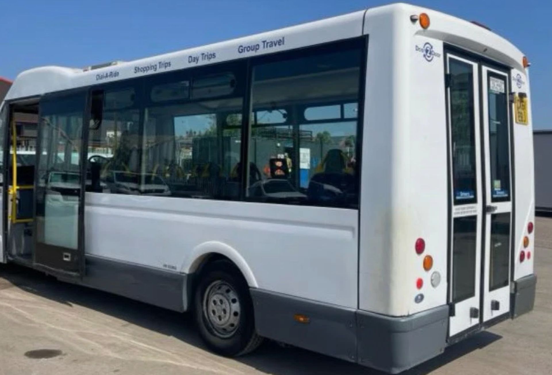 **(ONLY 104K MILEAGE)** 2011 PEUGEOT BOXER WELFARE BUS - Image 3 of 10