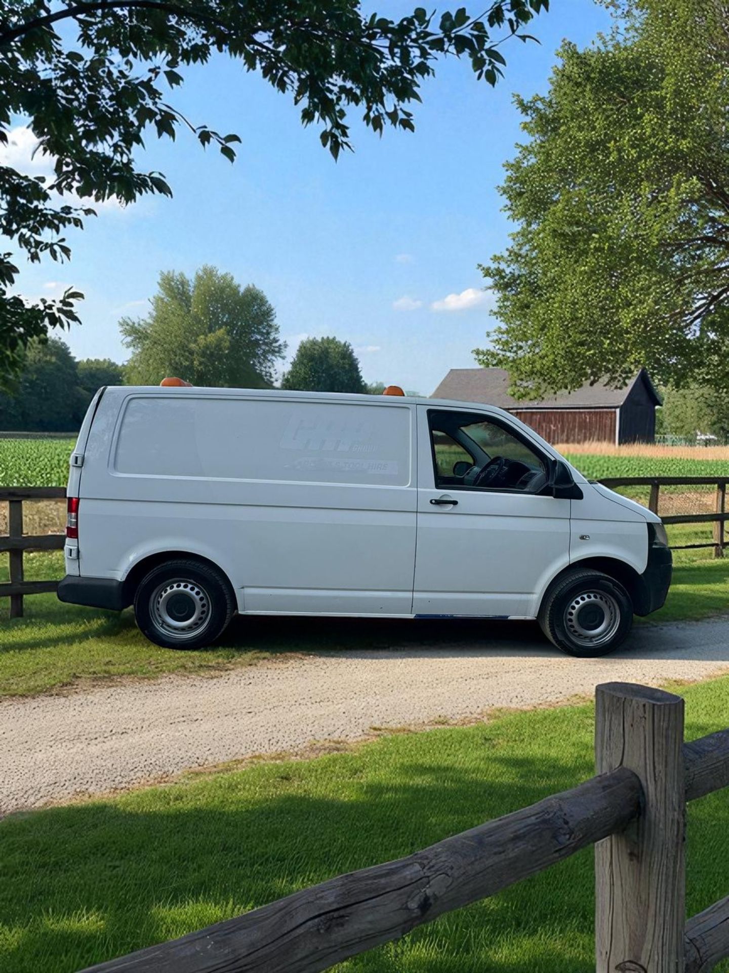 2015 VOLKSWAGEN TRANSPORTER T28 STARTLINE TDI – 2.0 DIESEL – MANUAL – 152K MILES – 1 OWNER - Image 4 of 22