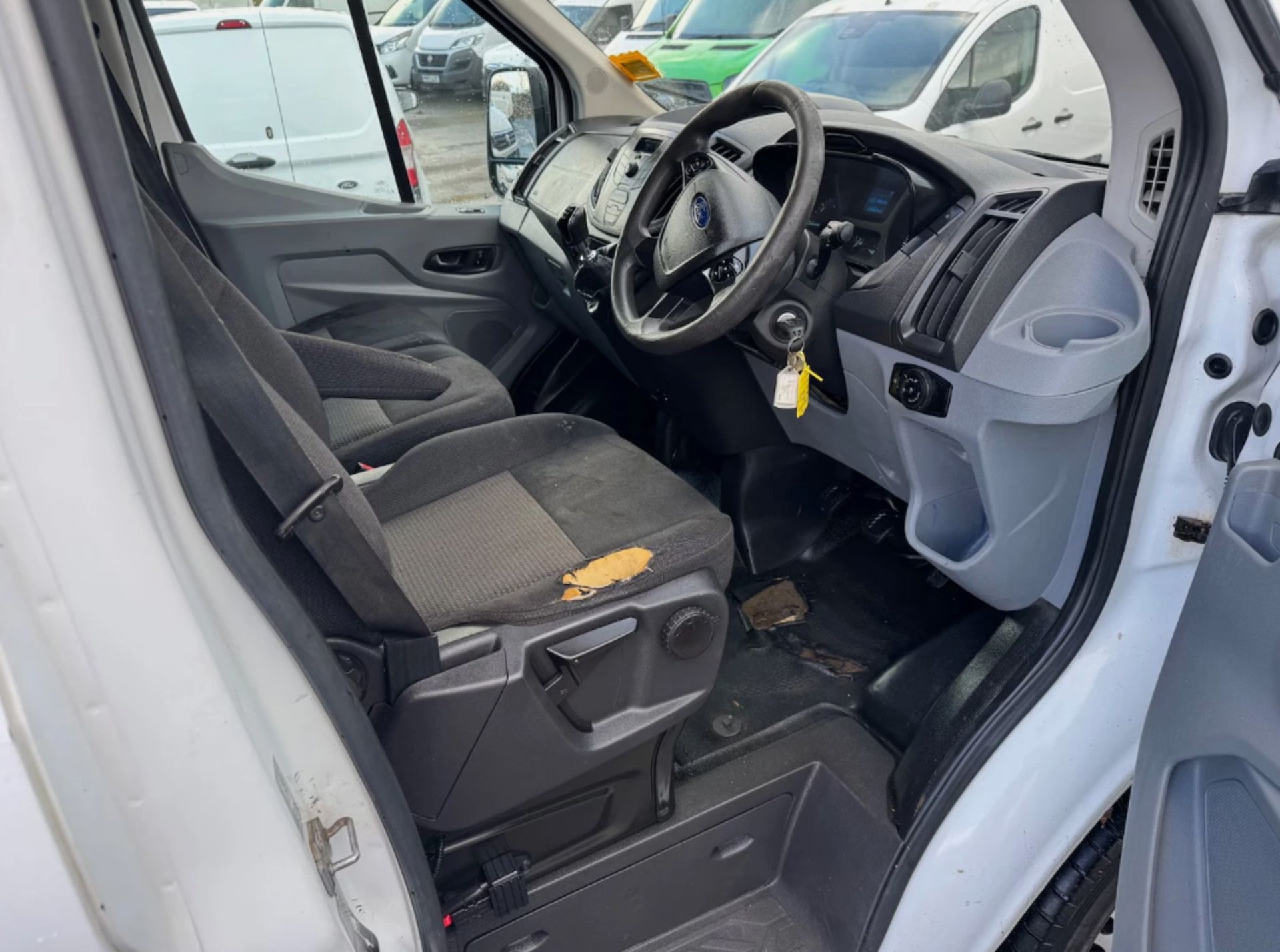 **(ONLY 118K MILEAGE)** 2016 FORD TRANSIT T350 MWB L2H3 2.2 TDCI 155PS VAN - Image 12 of 21
