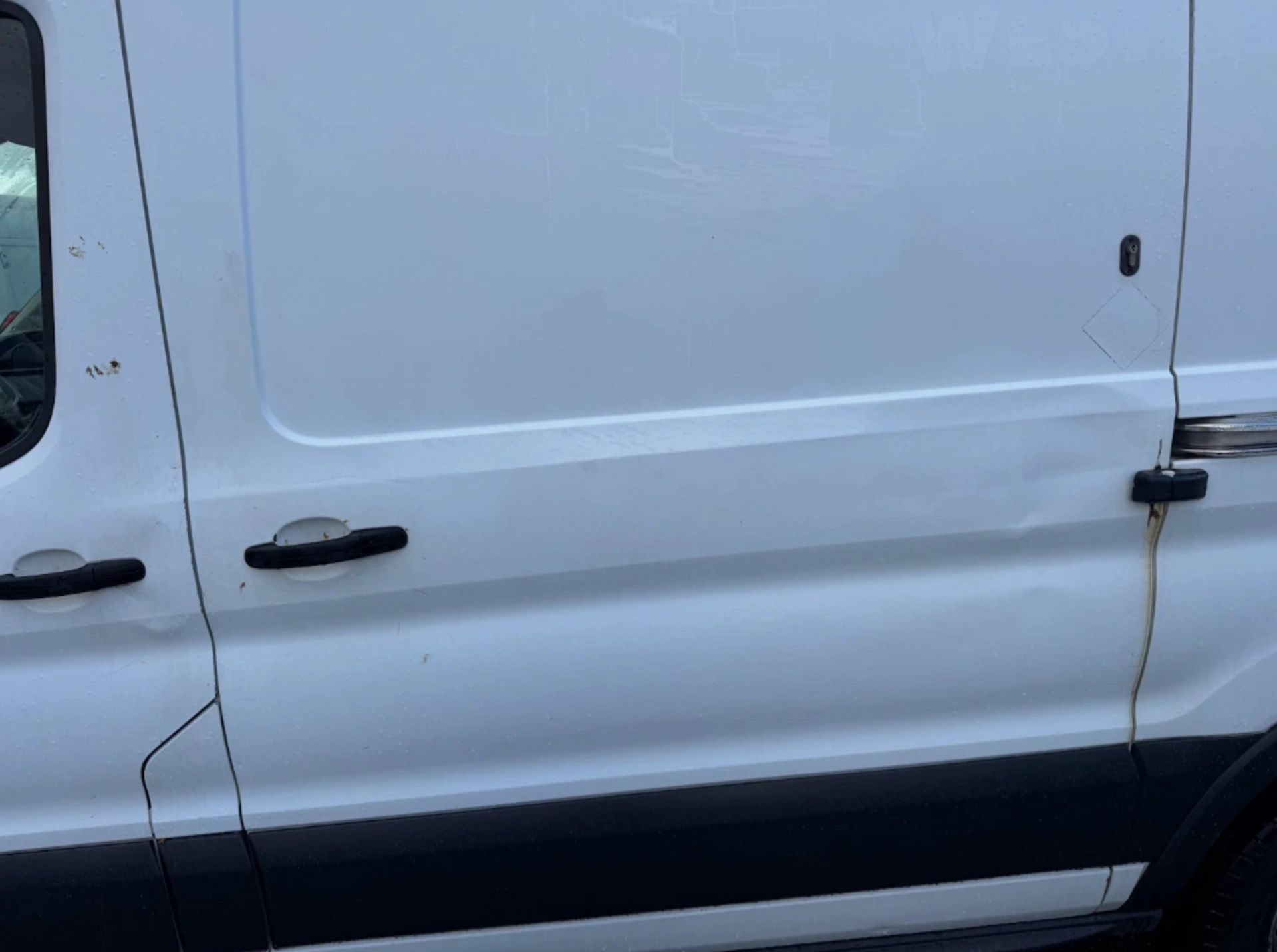 **(ONLY 118K MILEAGE)** 2016 FORD TRANSIT T350 MWB L2H3 2.2 TDCI 155PS VAN - Image 8 of 21