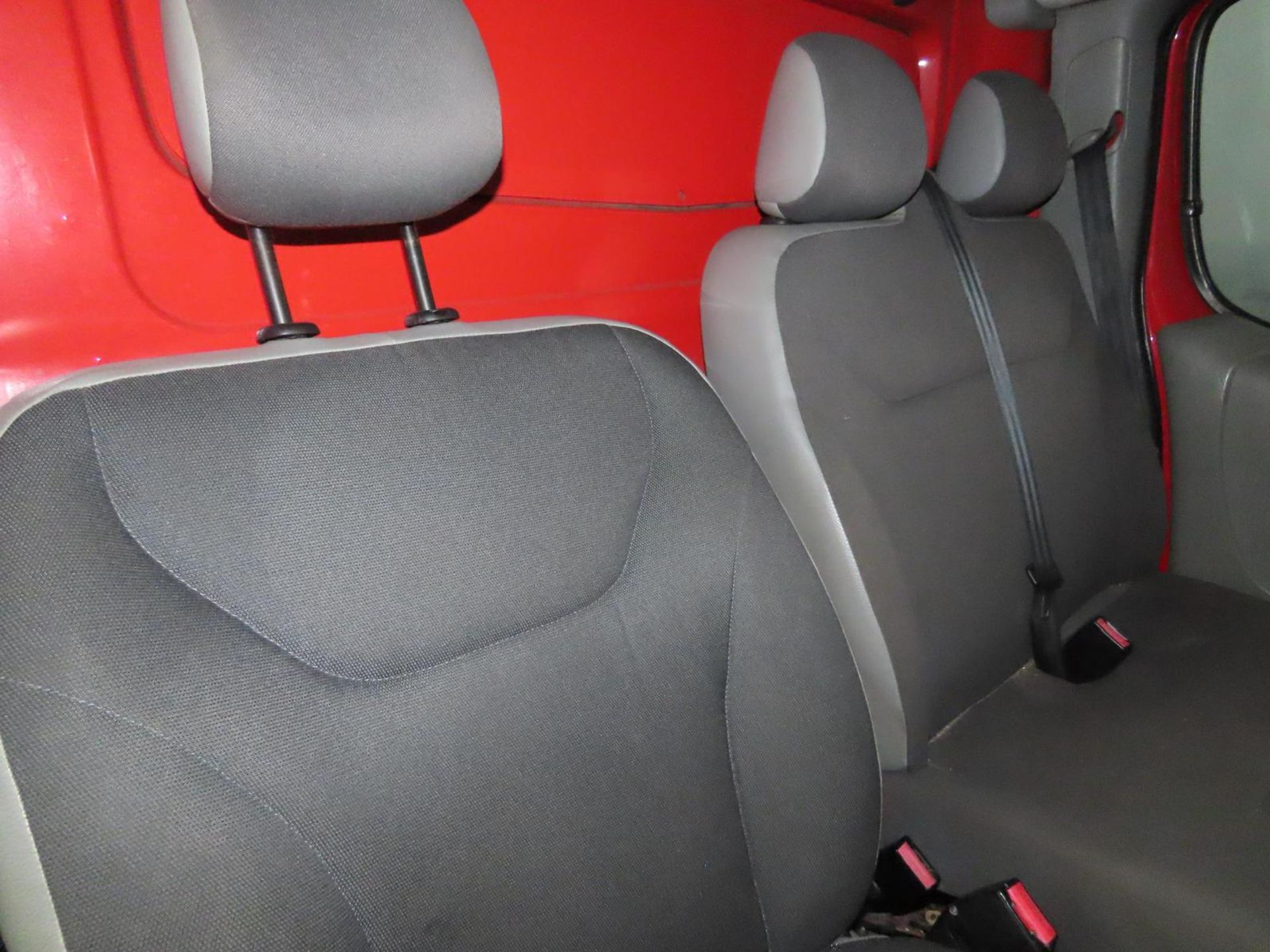 2013 VAUXHALL VIVARO 2900 ECOFLEX CDTI LWB PANEL VAN **(ONLY 65K MILEAGE)** - Image 9 of 11