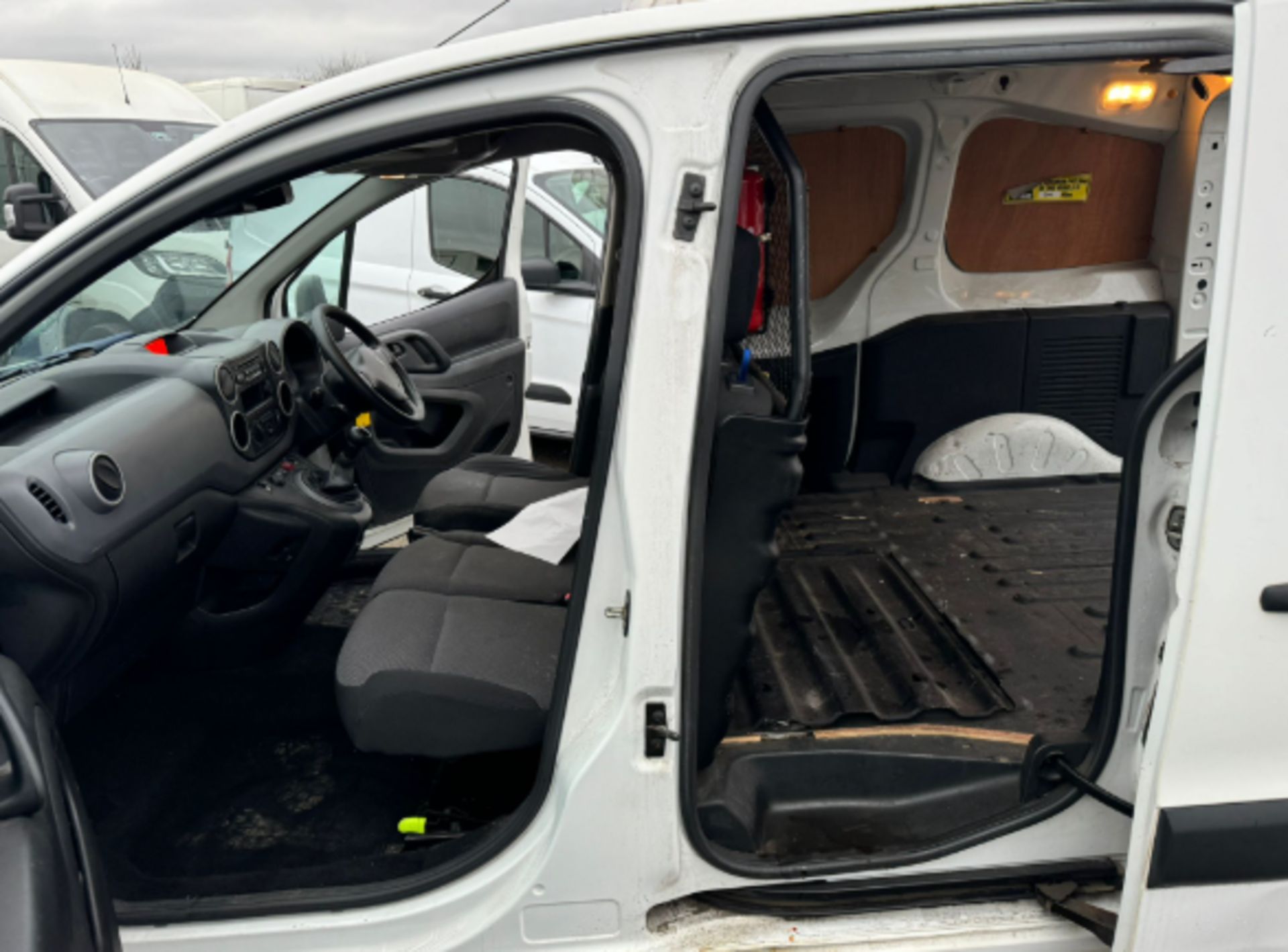 PEUGEOT PARTNER SE L1 BLUE HDI (2017) - Image 4 of 11
