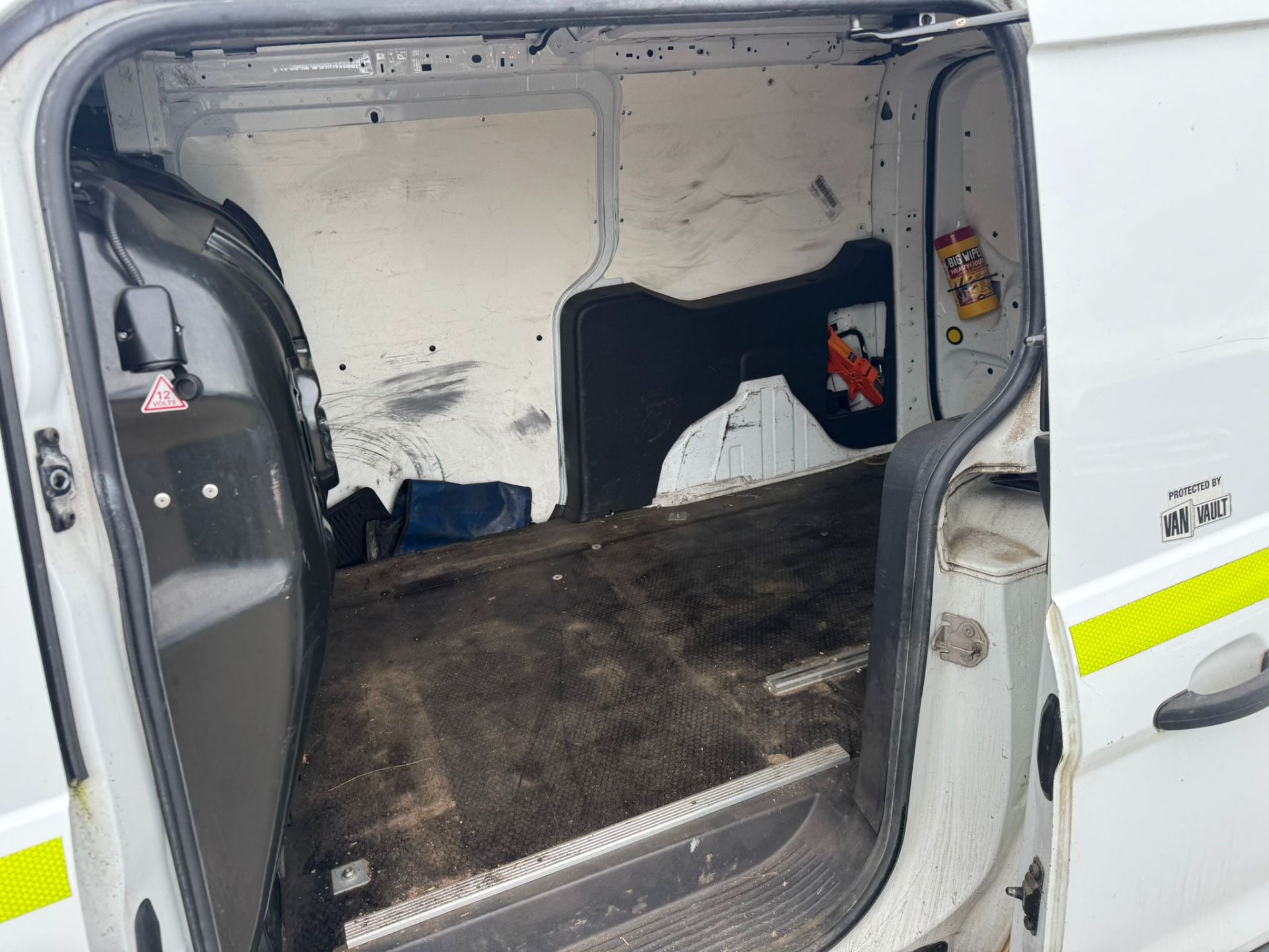 2017 FORD TRANSIT CONNECT 240 LWB PANEL VAN - Image 11 of 14