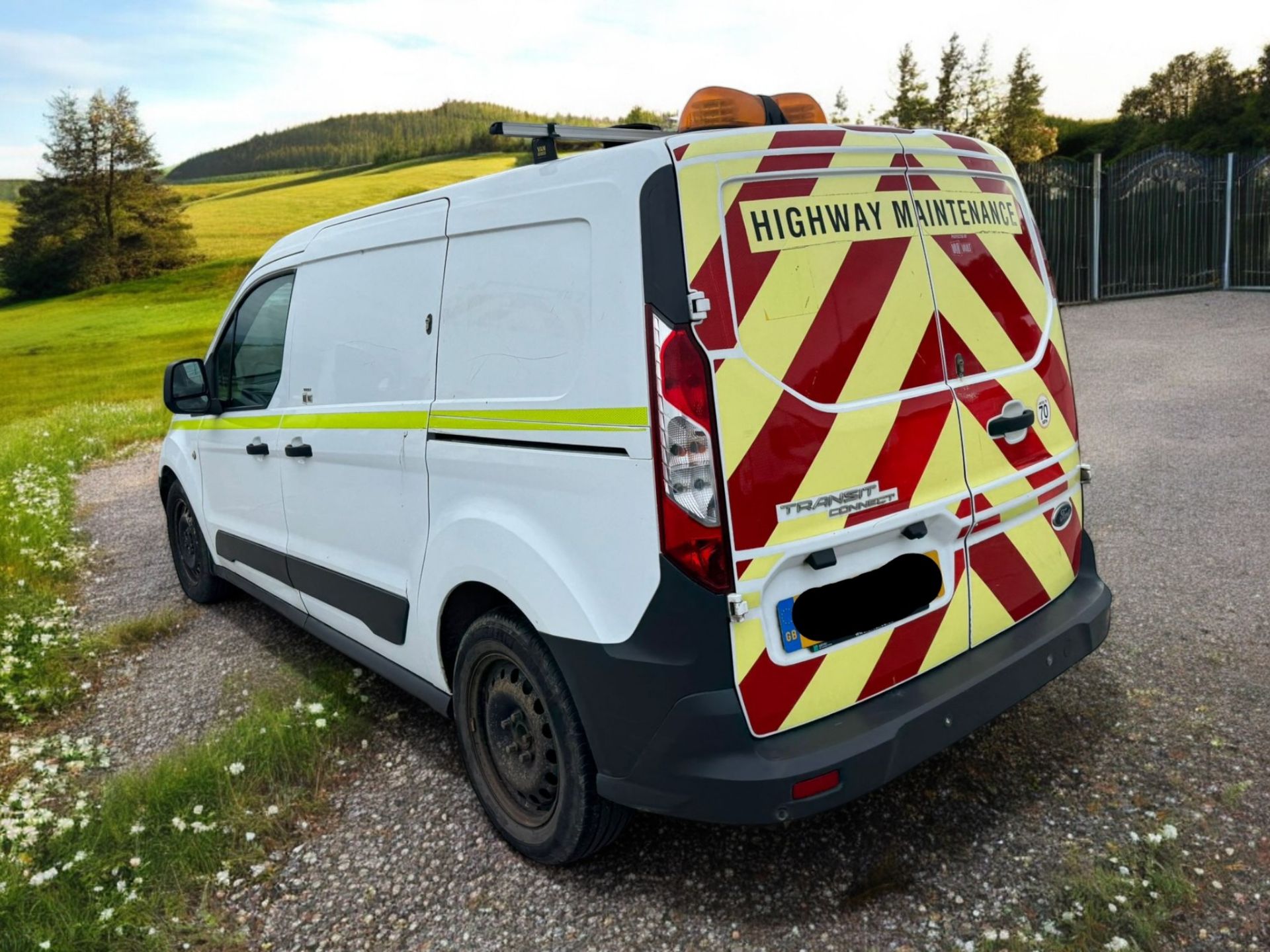 2017 FORD TRANSIT CONNECT 240 LWB PANEL VAN - Image 5 of 14