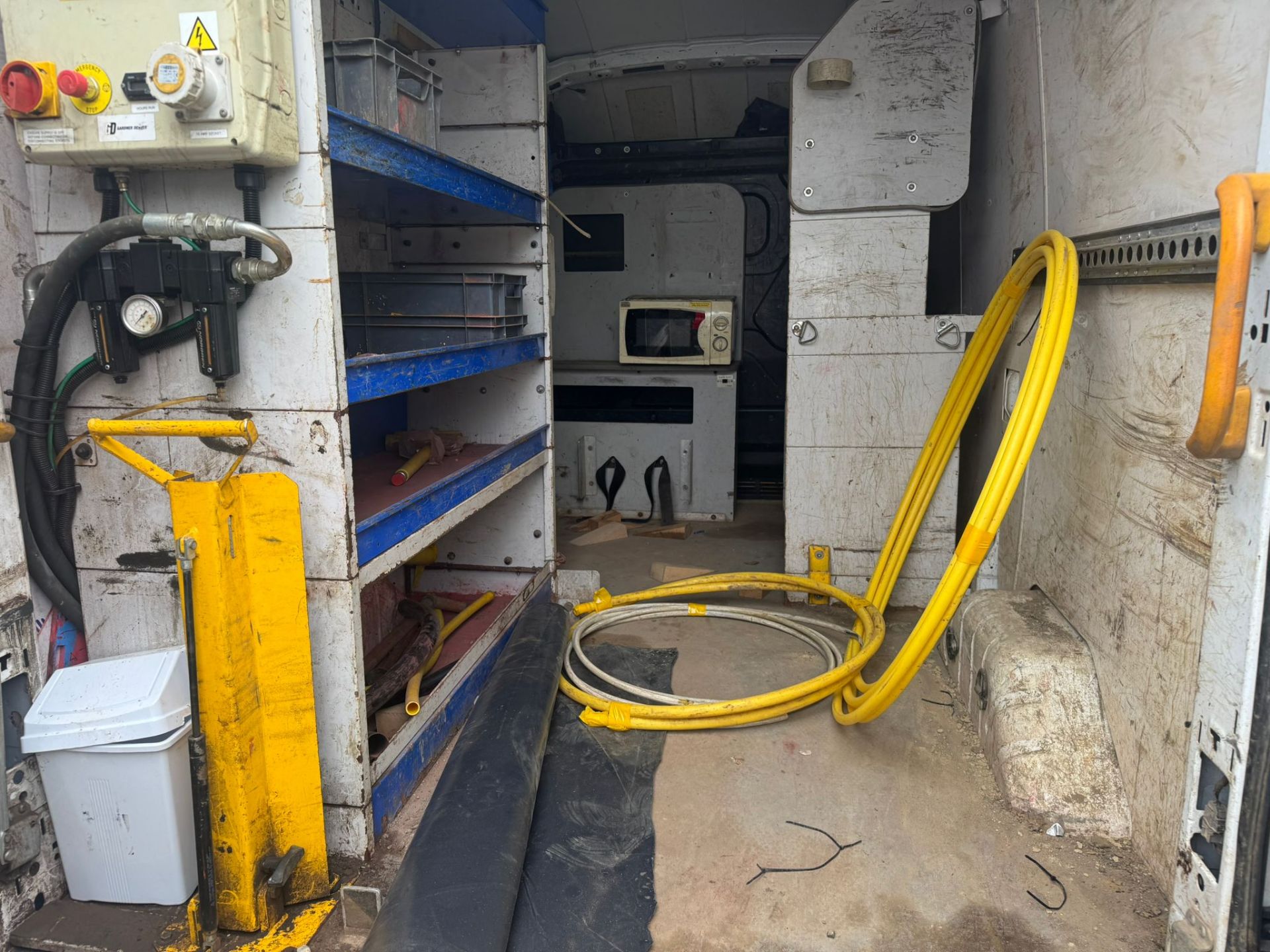 2015 FORD TRANSIT T350 MWB L2 PANEL VAN - Image 11 of 13