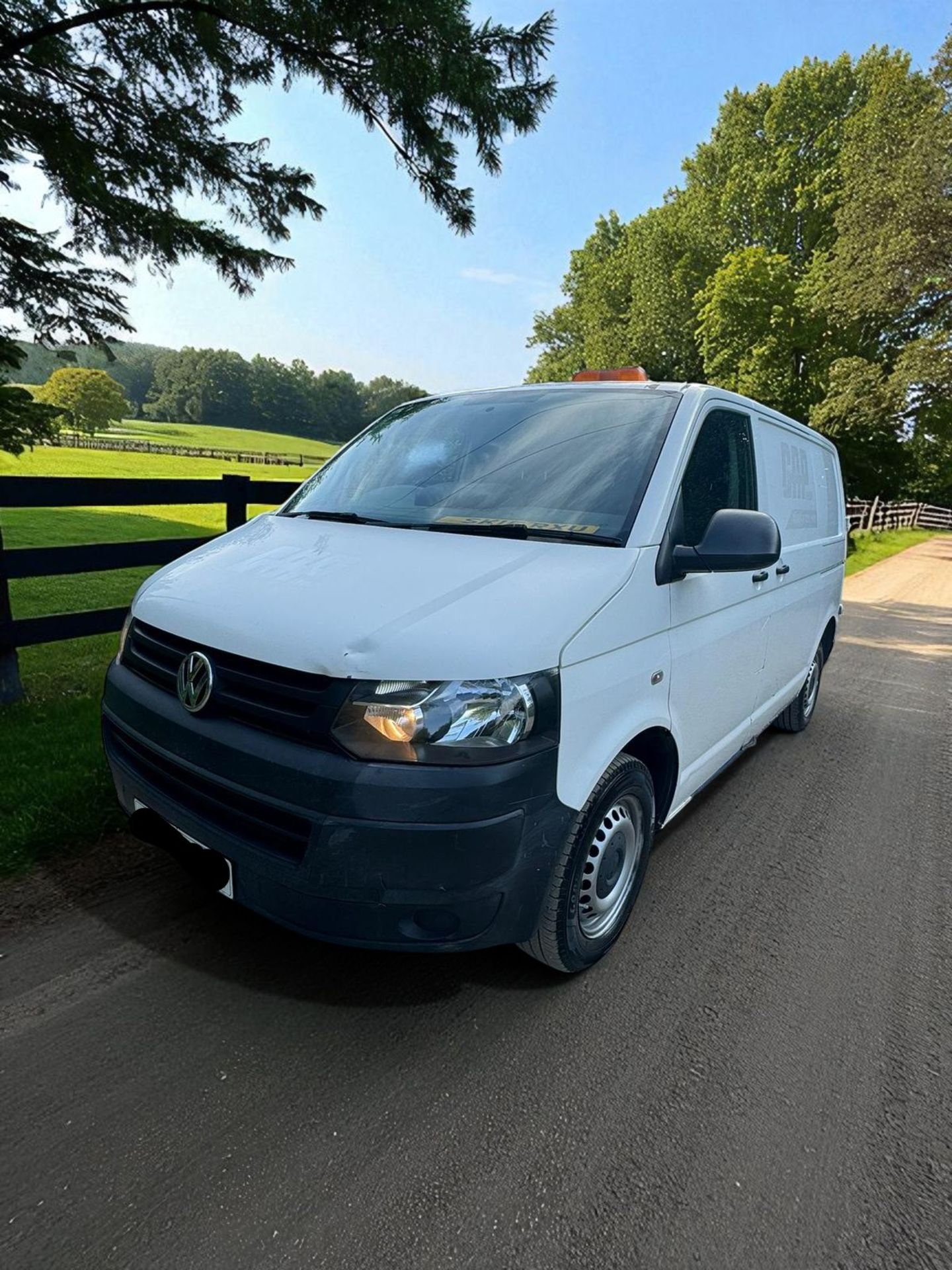 2015 VOLKSWAGEN TRANSPORTER T28 STARTLINE TDI – 2.0 DIESEL – MANUAL – 152K MILES – 1 OWNER - Image 13 of 22