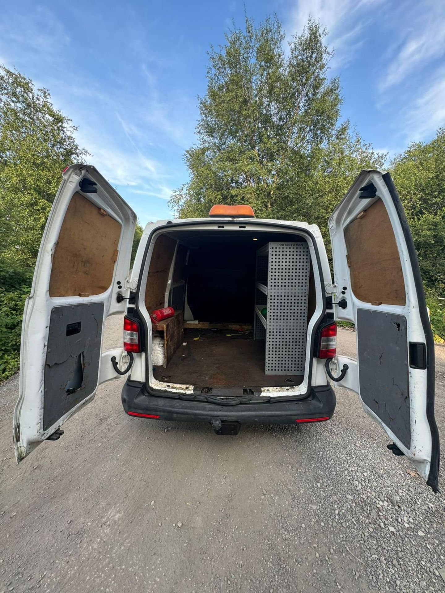 2015 VOLKSWAGEN TRANSPORTER T28 STARTLINE TDI – 2.0 DIESEL – MANUAL – 152K MILES – 1 OWNER - Image 20 of 22