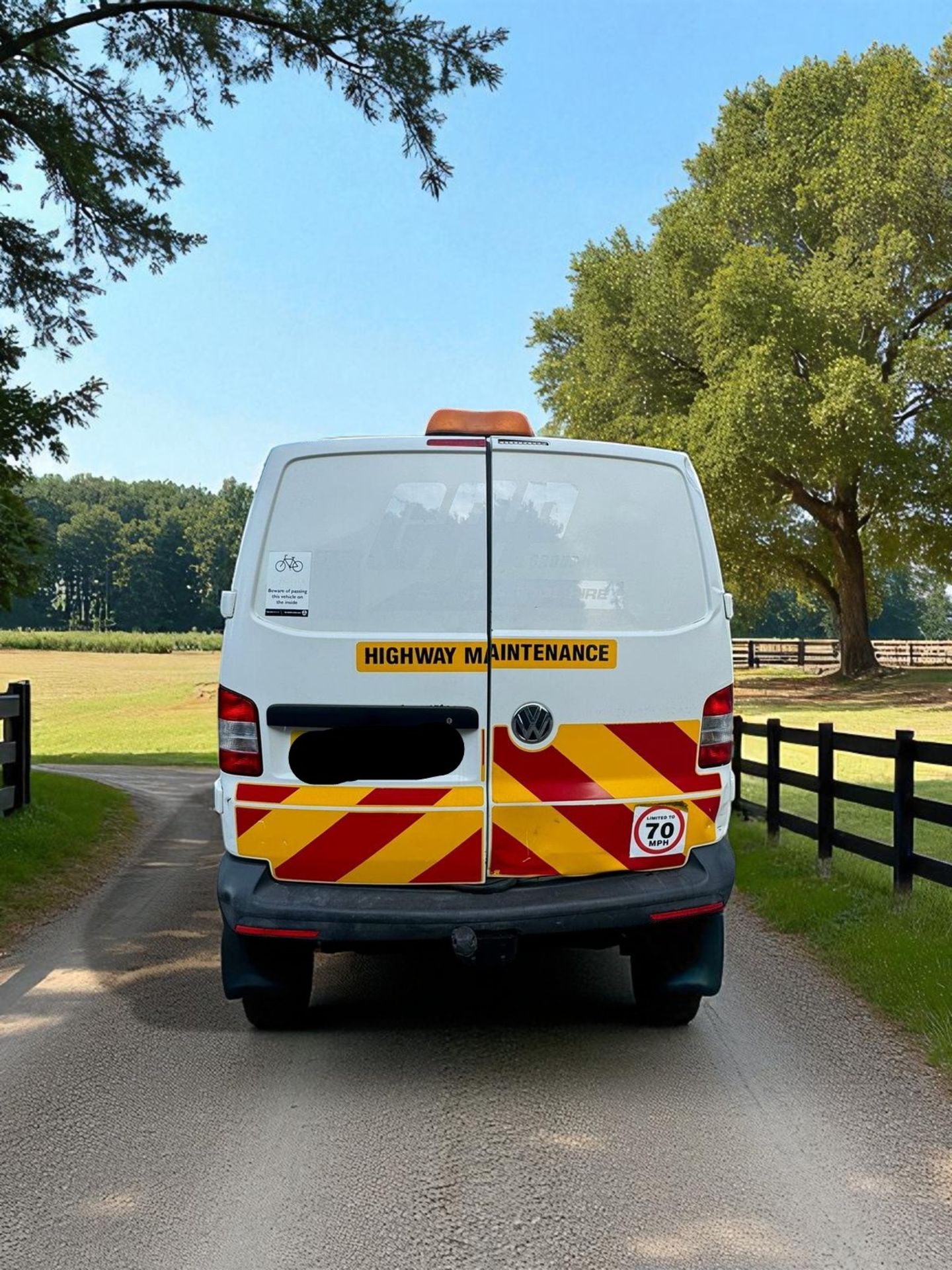 2015 VOLKSWAGEN TRANSPORTER T28 STARTLINE TDI – 2.0 DIESEL – MANUAL – 152K MILES – 1 OWNER - Image 2 of 22