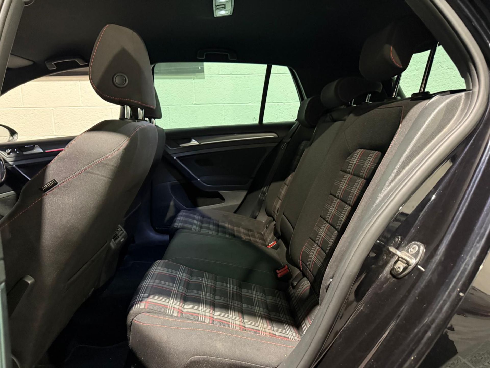 2017 VOLKSWAGEN GOLF GTI 2.0 TSI DSG – 88K MILES – HIGH SPEC >>--NO VAT ON HAMMER--<< - Image 12 of 24