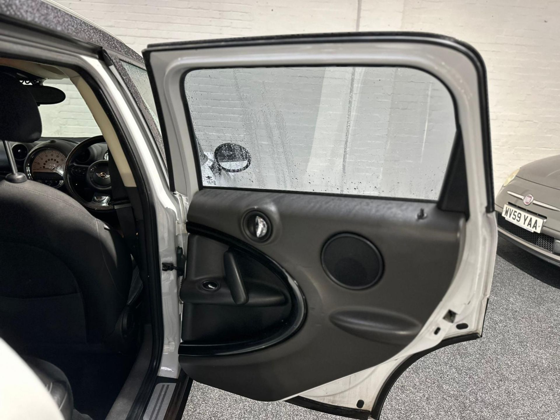 2011 MINI COUNTRYMAN COOPER D – 1.6 DIESEL – MANUAL - Image 17 of 31