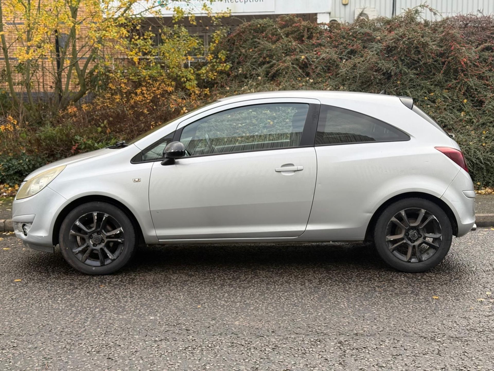 2009 VAUXHALL CORSA SXI >>--NO VAT ON HAMMER--<< - Image 2 of 24