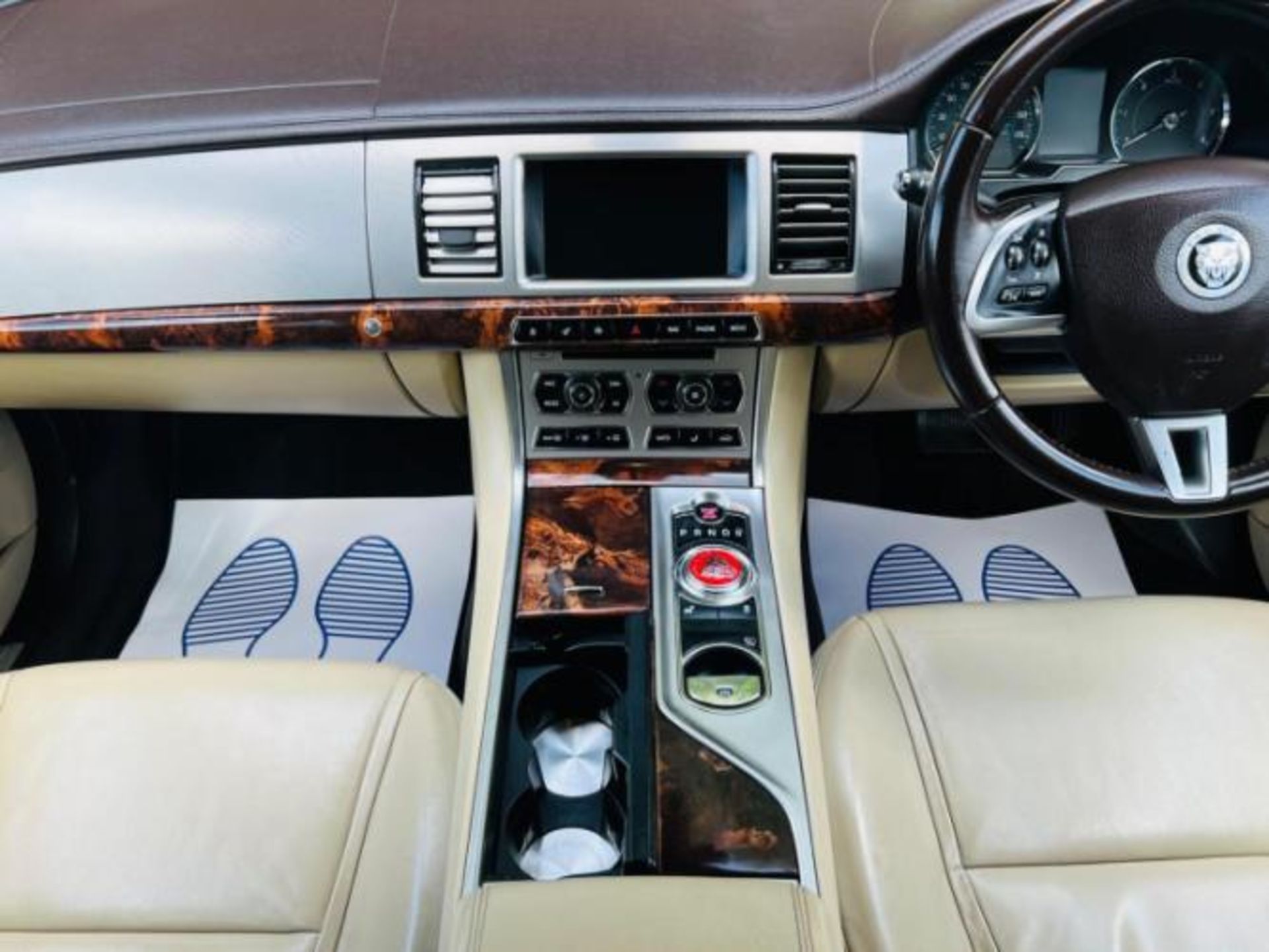 2012 JAGUAR XF 2.2D PREMIUM LUXURY AUTO (S/S) 4DR >>--NO VAT ON HAMMER--<< - Image 19 of 41