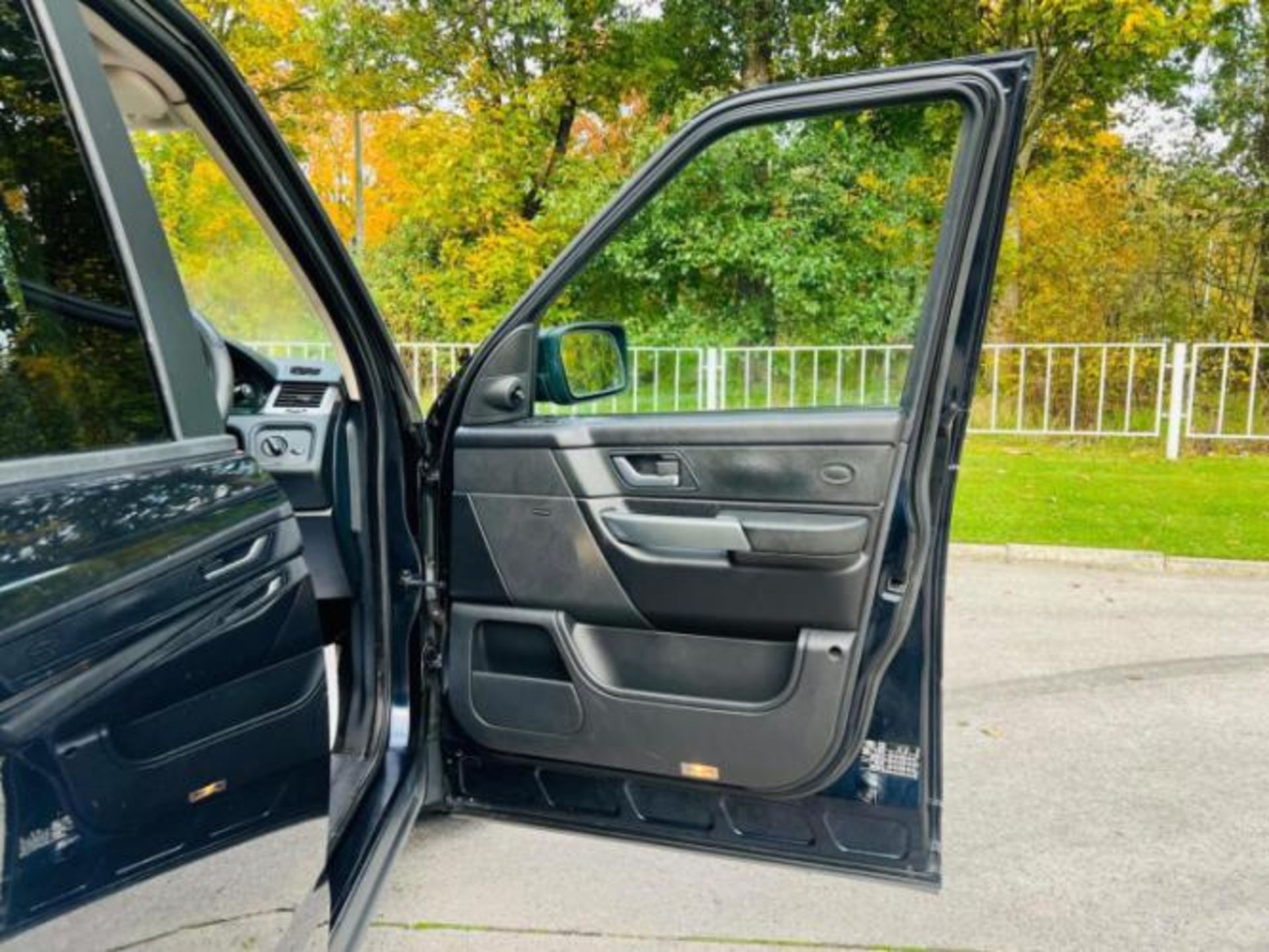 2006 LAND ROVER RANGE ROVER SPORT 2.7 TD V6 HSE STATION WAGON 5DR>>--NO VAT ON HAMMER--<< - Image 12 of 41
