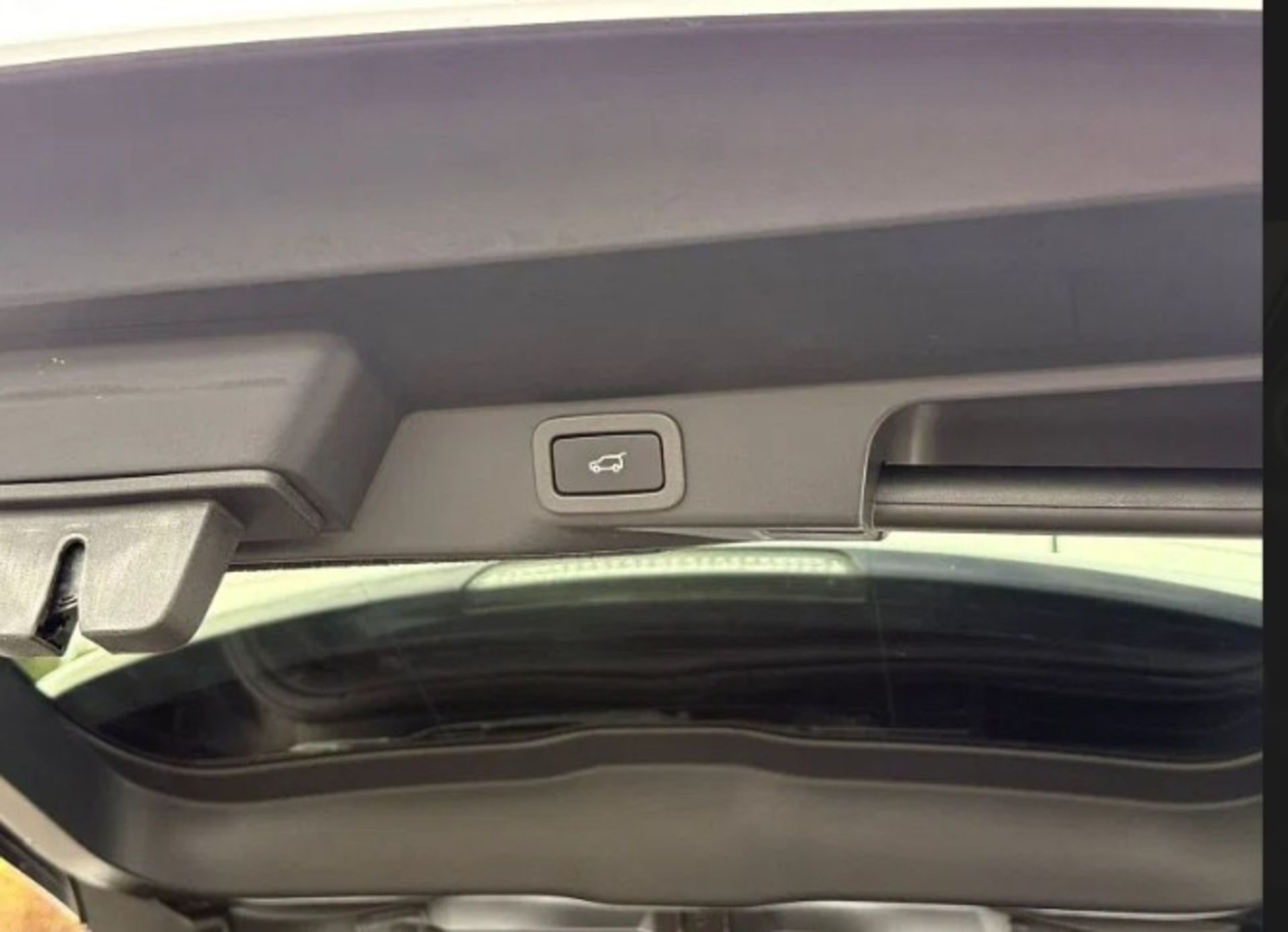 2017 LAND ROVER RANGE ROVER SPORT HSE SDV6 AUTO – WHITE – 98K MILES >>--NO VAT ON HAMMER--<< - Image 38 of 42