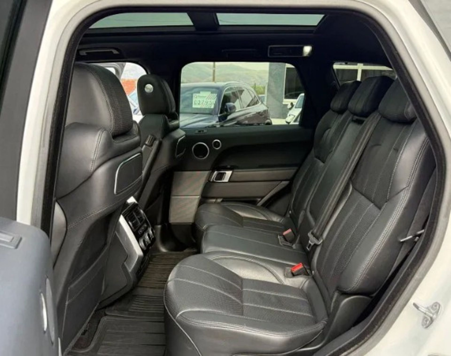 2017 LAND ROVER RANGE ROVER SPORT HSE SDV6 AUTO – WHITE – 98K MILES >>--NO VAT ON HAMMER--<< - Image 37 of 42