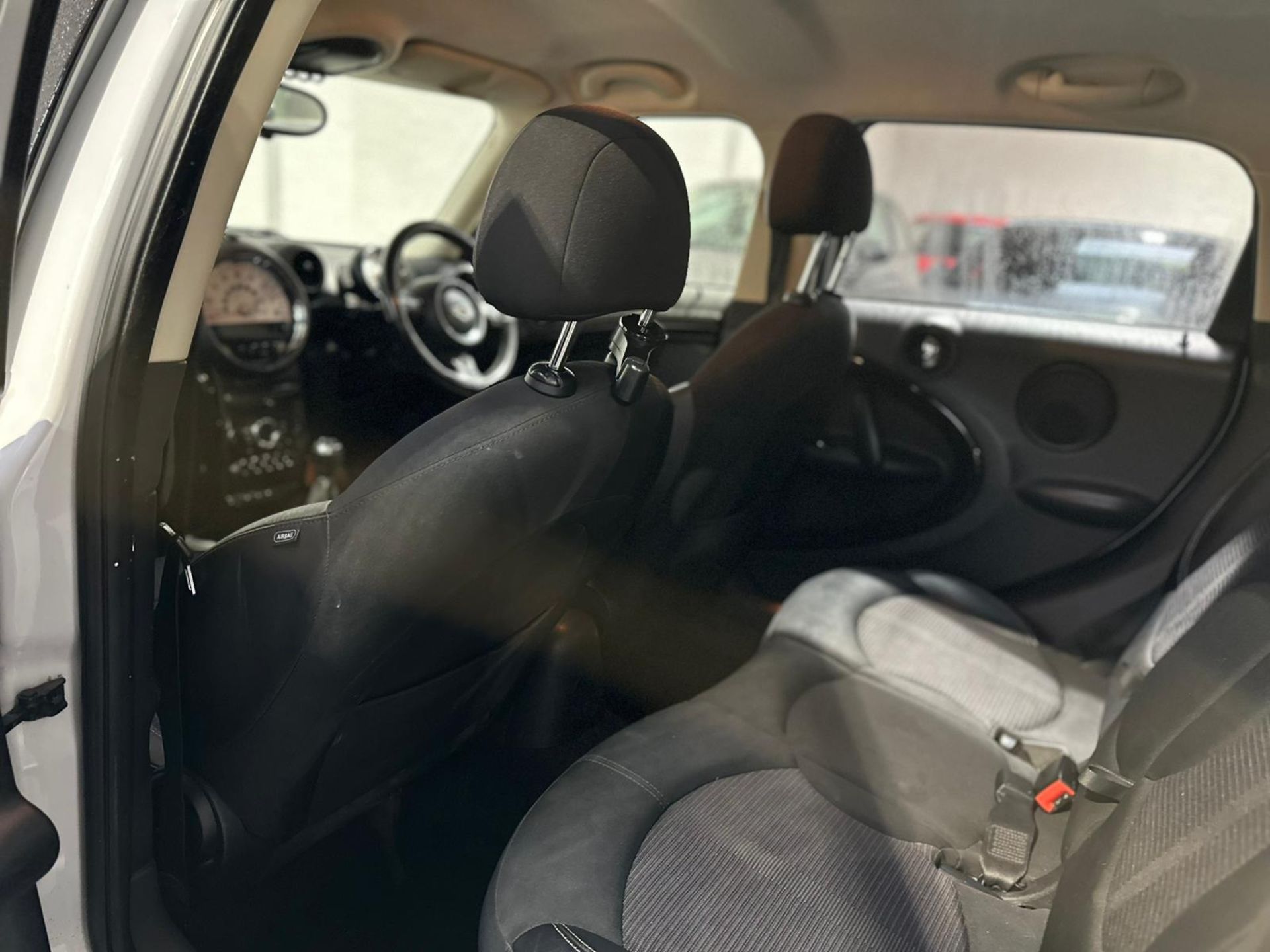 2011 MINI COUNTRYMAN COOPER D – 1.6 DIESEL – MANUAL - Image 18 of 31