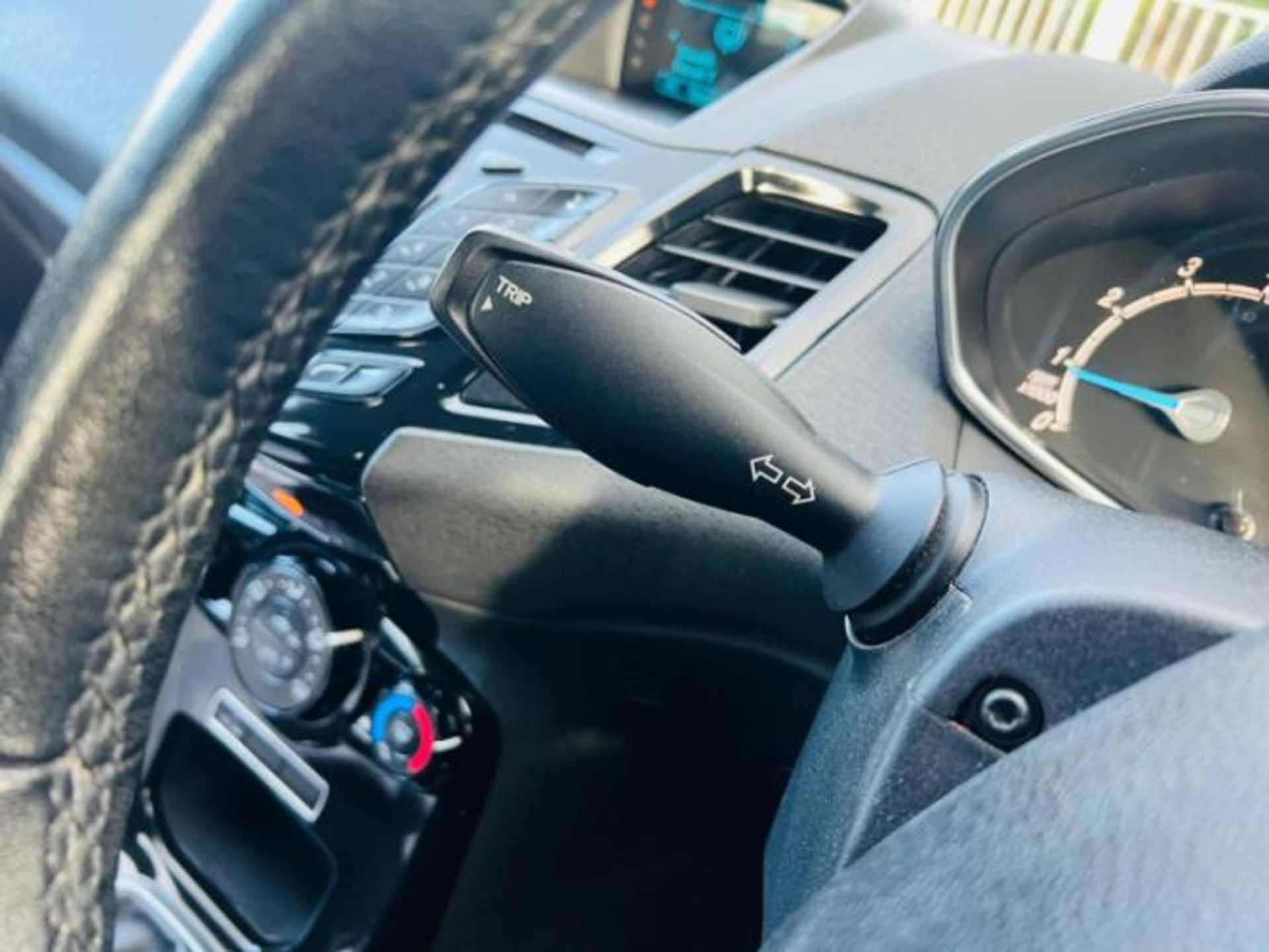 **(ONLY 62K MILEAGE)** FORD FIESTA 1.0T ECOBOOST ZETEC (S/S) 5DR>>--NO VAT ON HAMMER--<< - Image 18 of 35