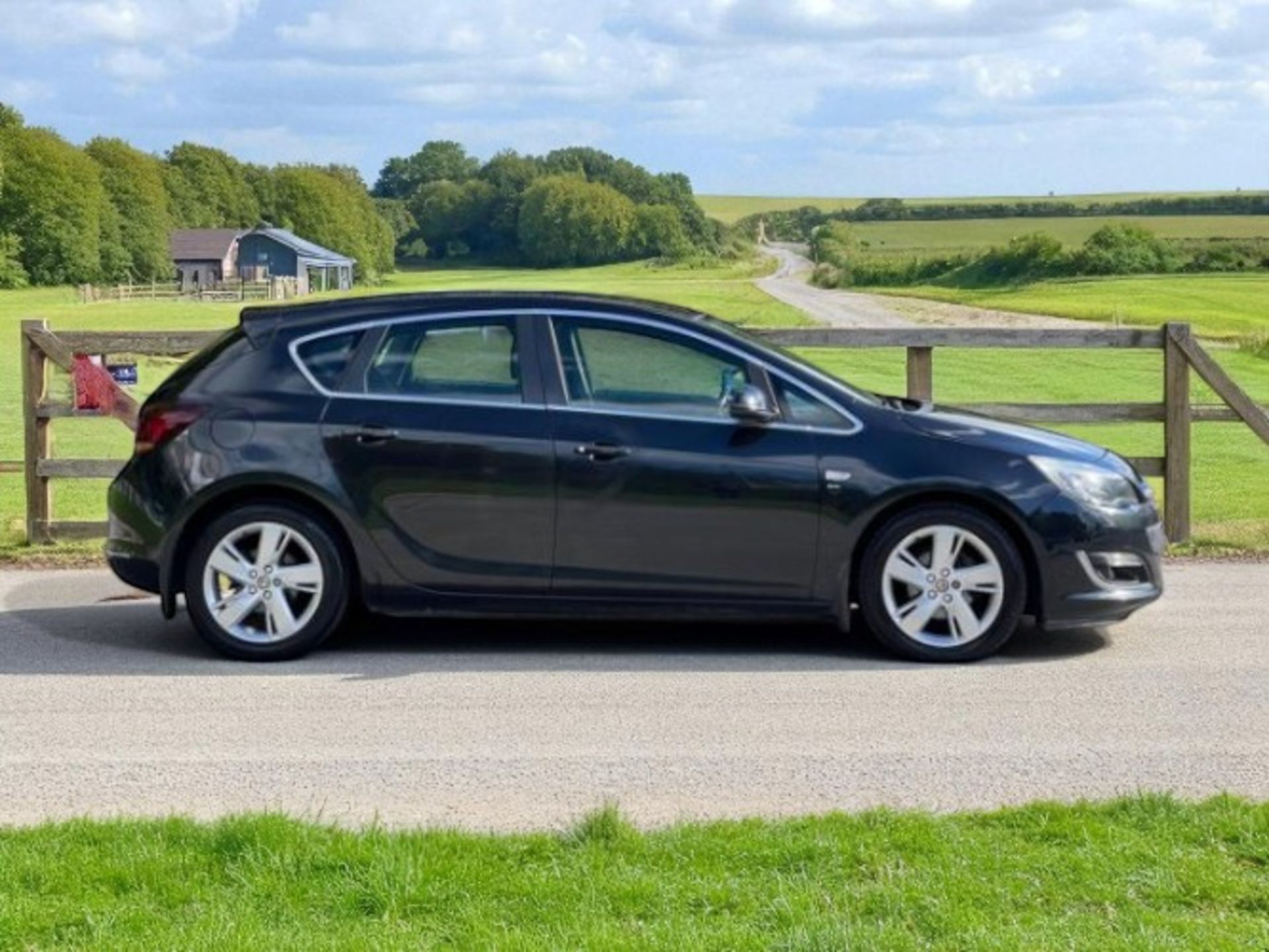 **(ONLY 109K MILEAGE)** 2013 VAUXHALL ASTRA 1.6 16V SRI 5-DOOR HATCHBACK>>--NO VAT ON HAMMER--<< - Image 5 of 40