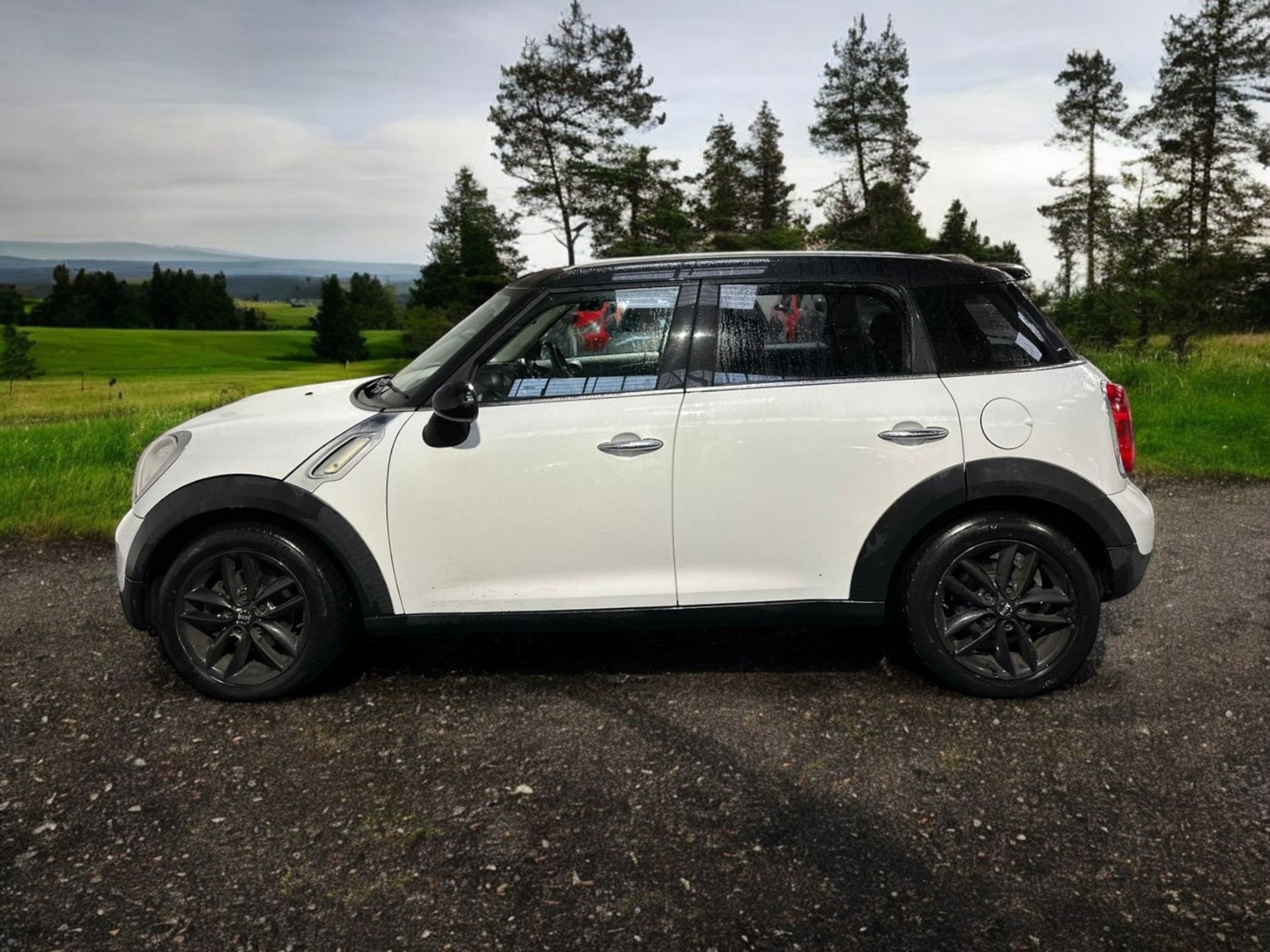 2011 MINI COUNTRYMAN COOPER D – 1.6 DIESEL – MANUAL - Image 4 of 31