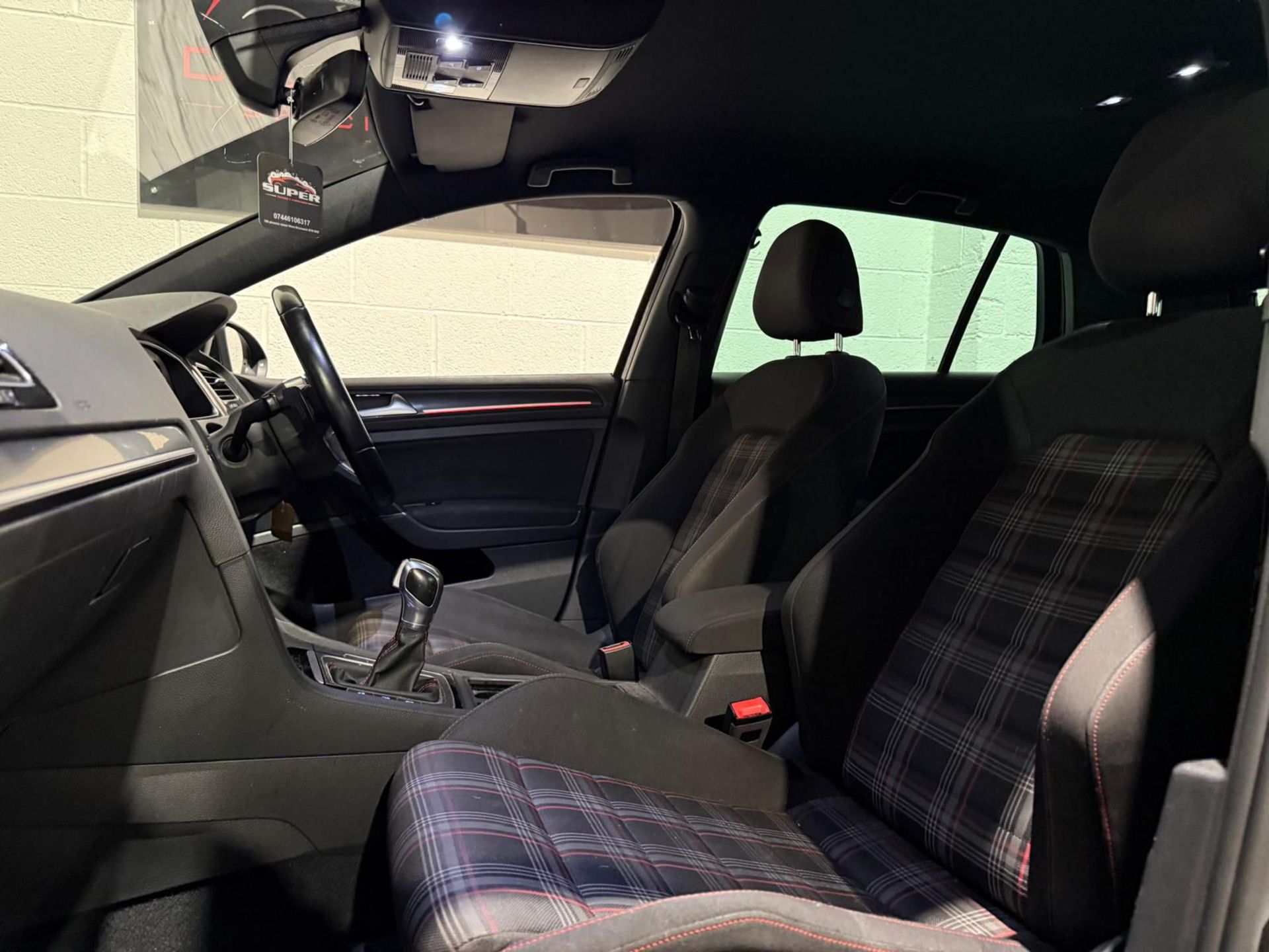 2017 VOLKSWAGEN GOLF GTI 2.0 TSI DSG – 88K MILES – HIGH SPEC >>--NO VAT ON HAMMER--<< - Image 22 of 24