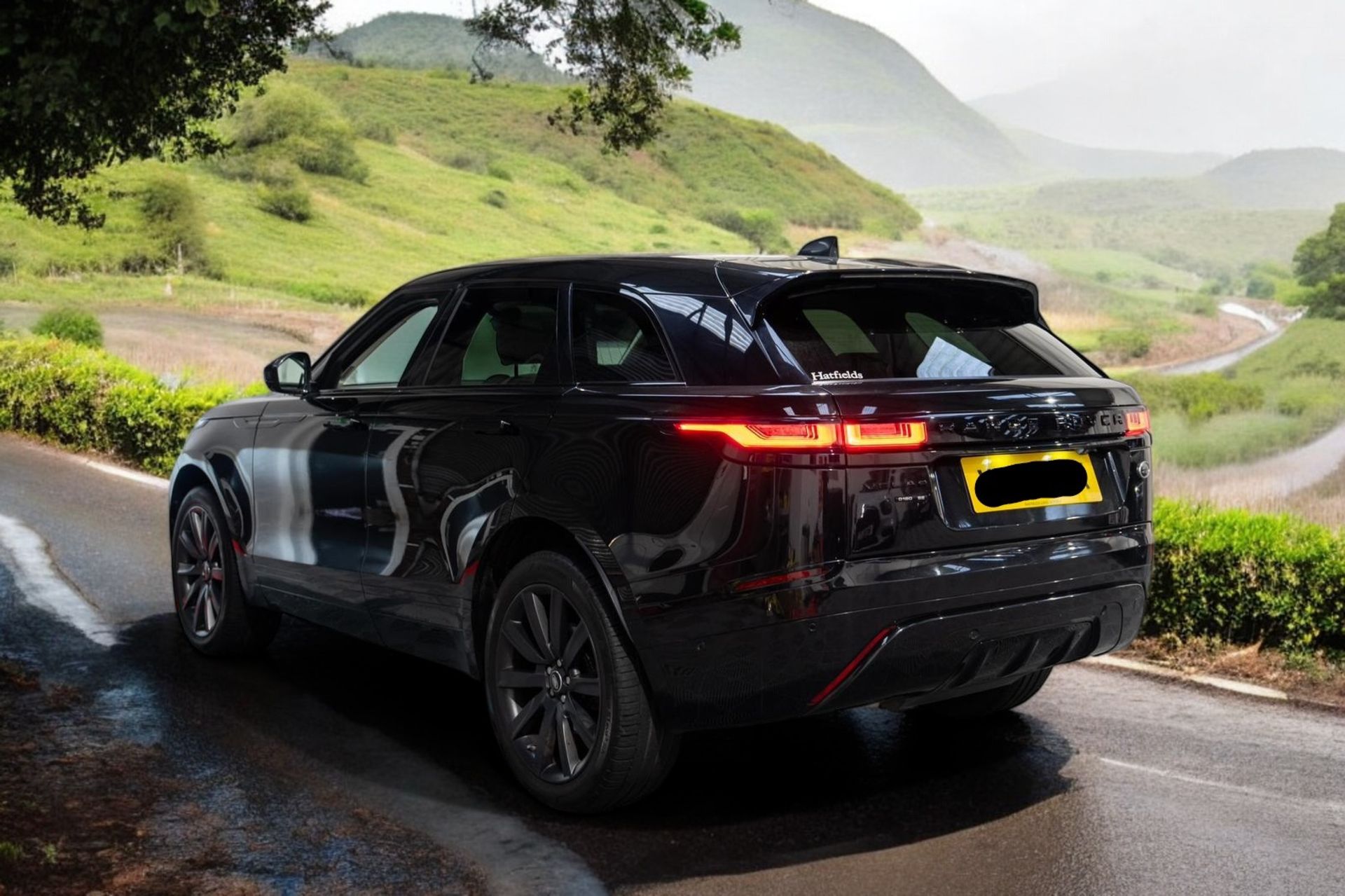 2018 LAND ROVER RANGE ROVER VELAR 2.0 D180 R-DYNAMIC SE AUTO 4WD >>--NO VAT ON HAMMER--<< - Image 9 of 19