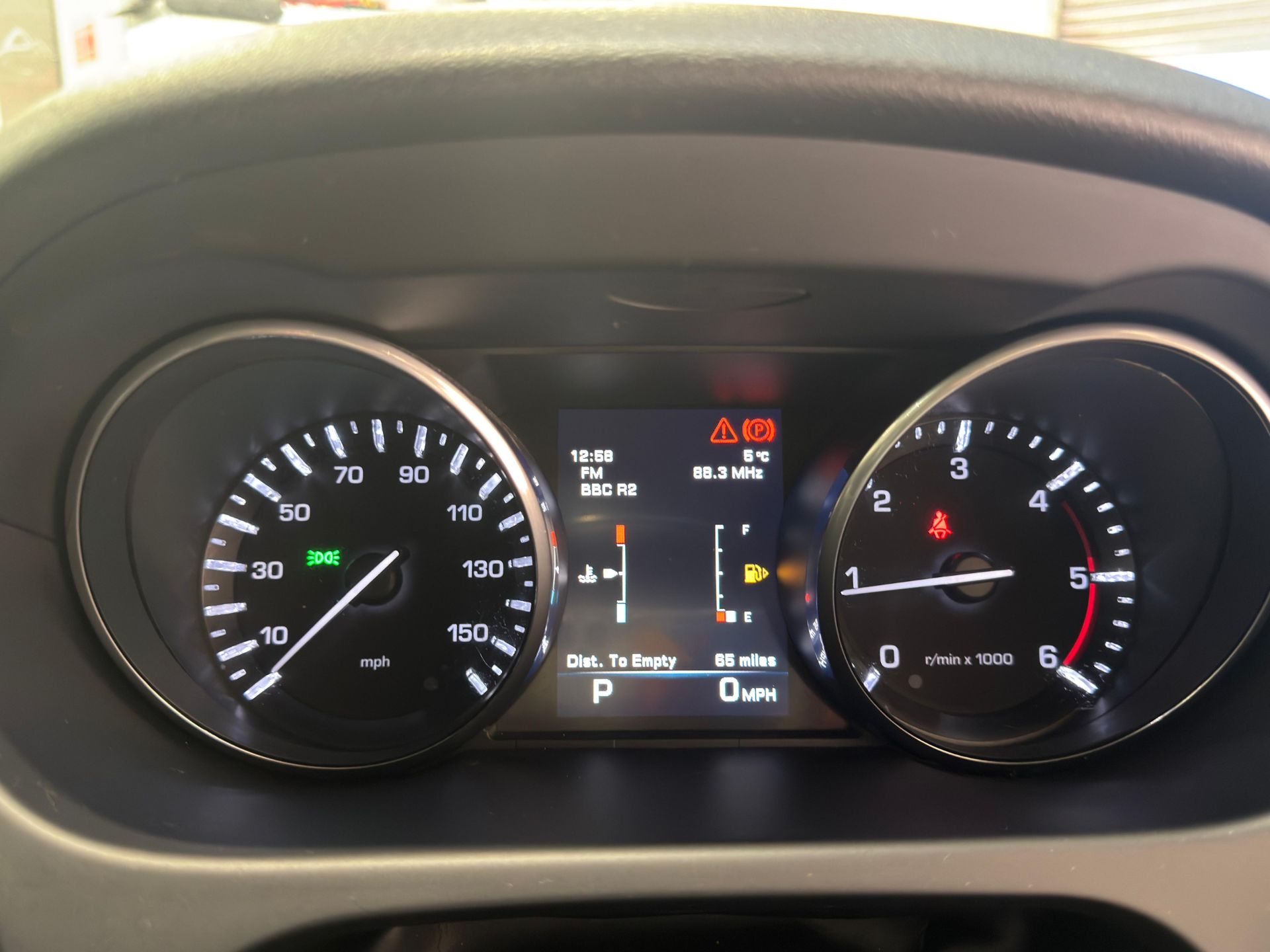 2016 LAND ROVER DISCOVERY SPORT 2.0 TD4 SE TECH AUTO 4WD – 7 SEATER >>--NO VAT ON HAMMER--<< - Image 12 of 31