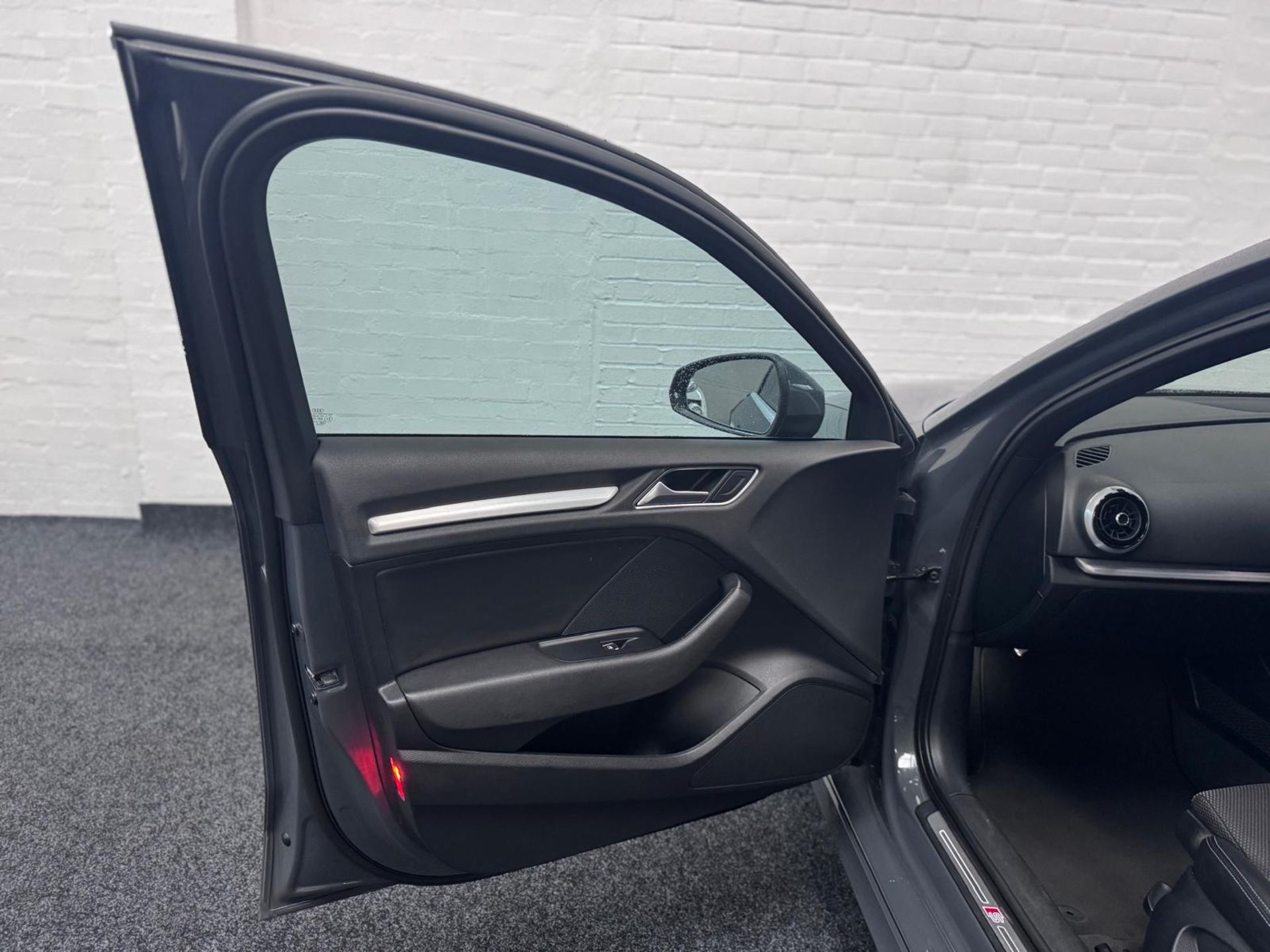 2017 AUDI A3 S LINE 1.4 TFSI S TRONIC SALOON >>--NO VAT ON HAMMER--<< - Image 17 of 42