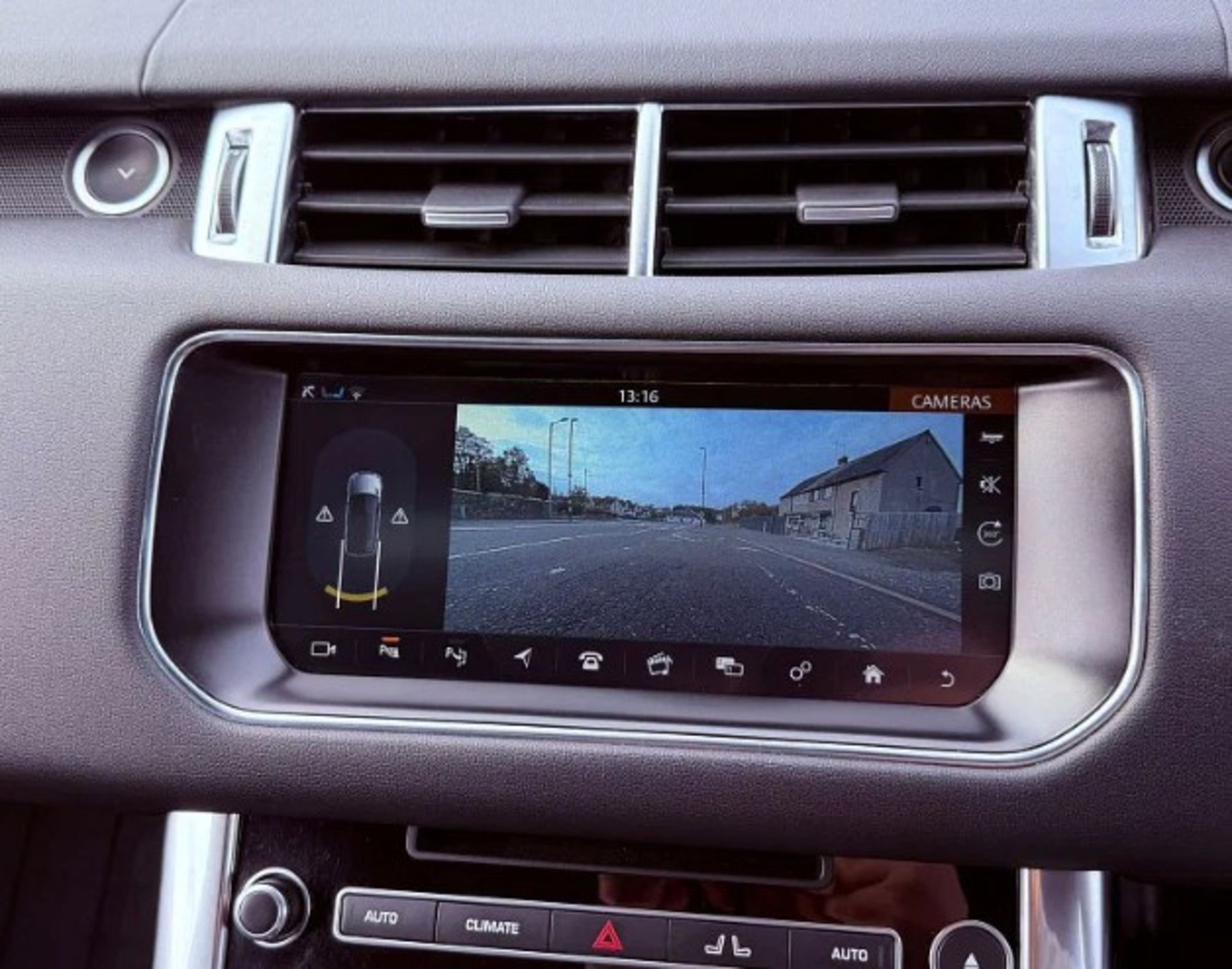 2017 LAND ROVER RANGE ROVER SPORT HSE SDV6 AUTO – WHITE – 98K MILES >>--NO VAT ON HAMMER--<< - Image 29 of 42