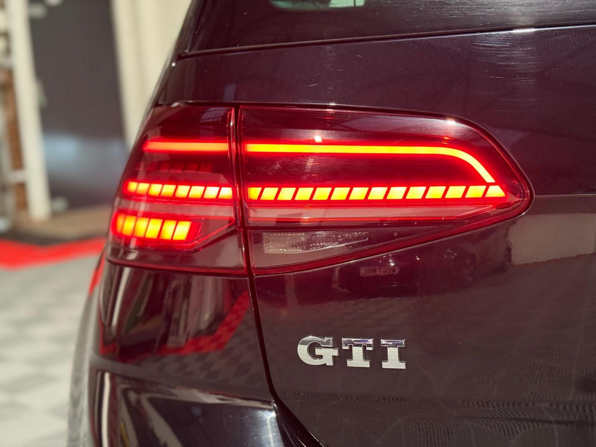 2017 VOLKSWAGEN GOLF GTI 2.0 TSI DSG – 88K MILES – HIGH SPEC >>--NO VAT ON HAMMER--<< - Image 23 of 24