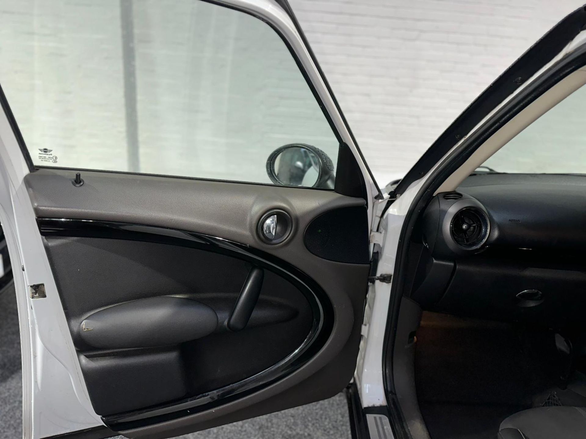 2011 MINI COUNTRYMAN COOPER D – 1.6 DIESEL – MANUAL - Image 19 of 31