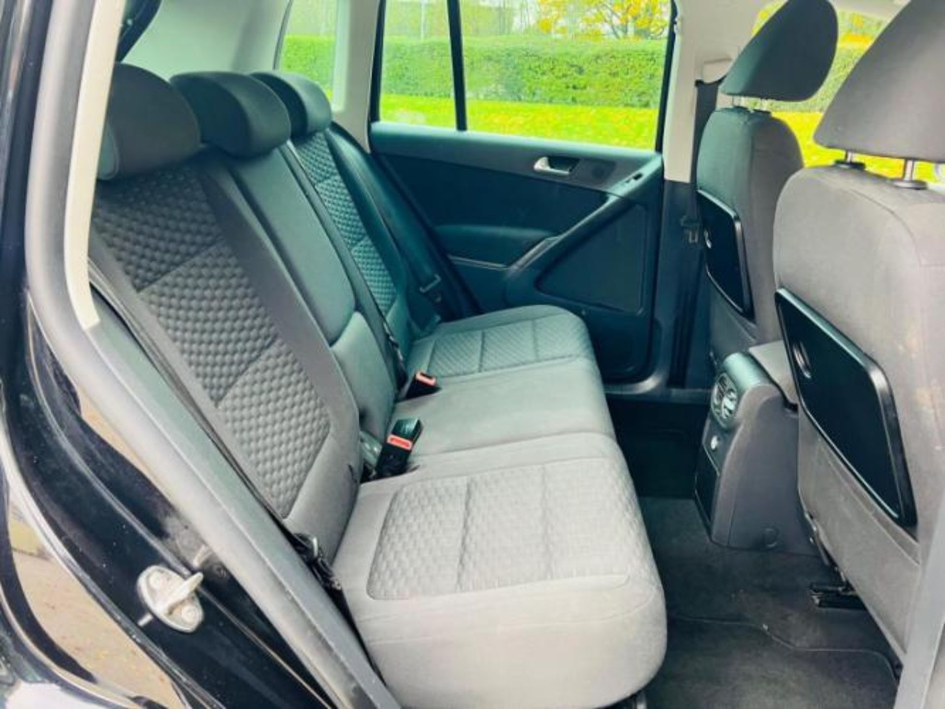 2011 VOLKSWAGEN TIGUAN 2.0 TDI BLUEMOTION TECH MATCH 2WD (S/S) 5DR >>--NO VAT ON HAMMER--<< - Image 13 of 33