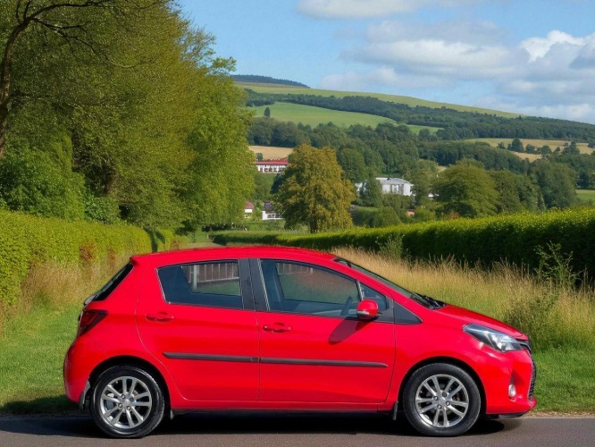 **(ONLY 100K MILEAGE)** 2015 TOYOTA YARIS 1.4 D-4D ICON – 5DR HATCHBACK>>--NO VAT ON HAMMER--<< - Image 8 of 38