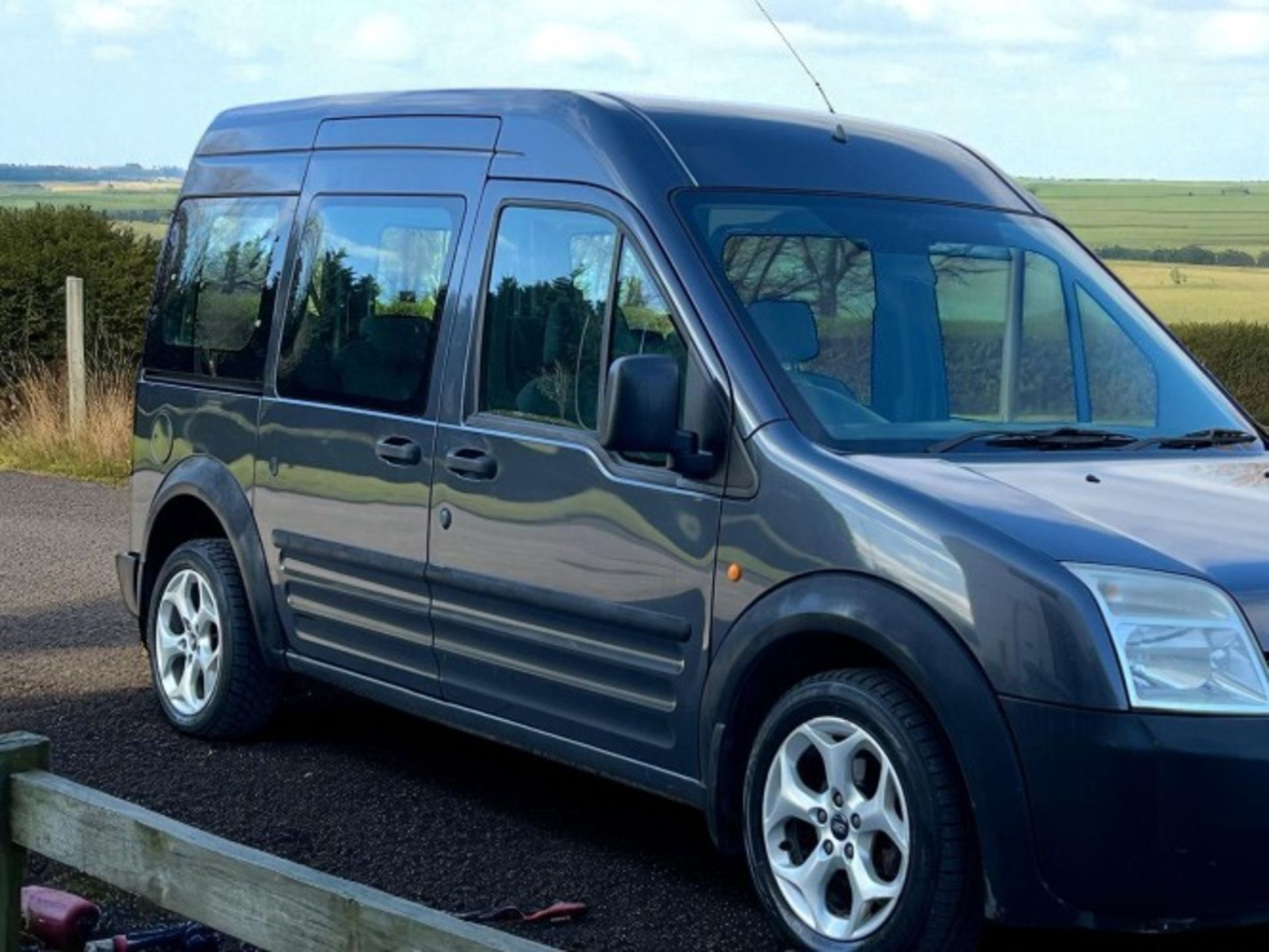 FORD TOURNEO CONNECT 1.8 TDCI T230 90 – 90K MILES >>--NO VAT ON HAMMER--<< - Image 4 of 39