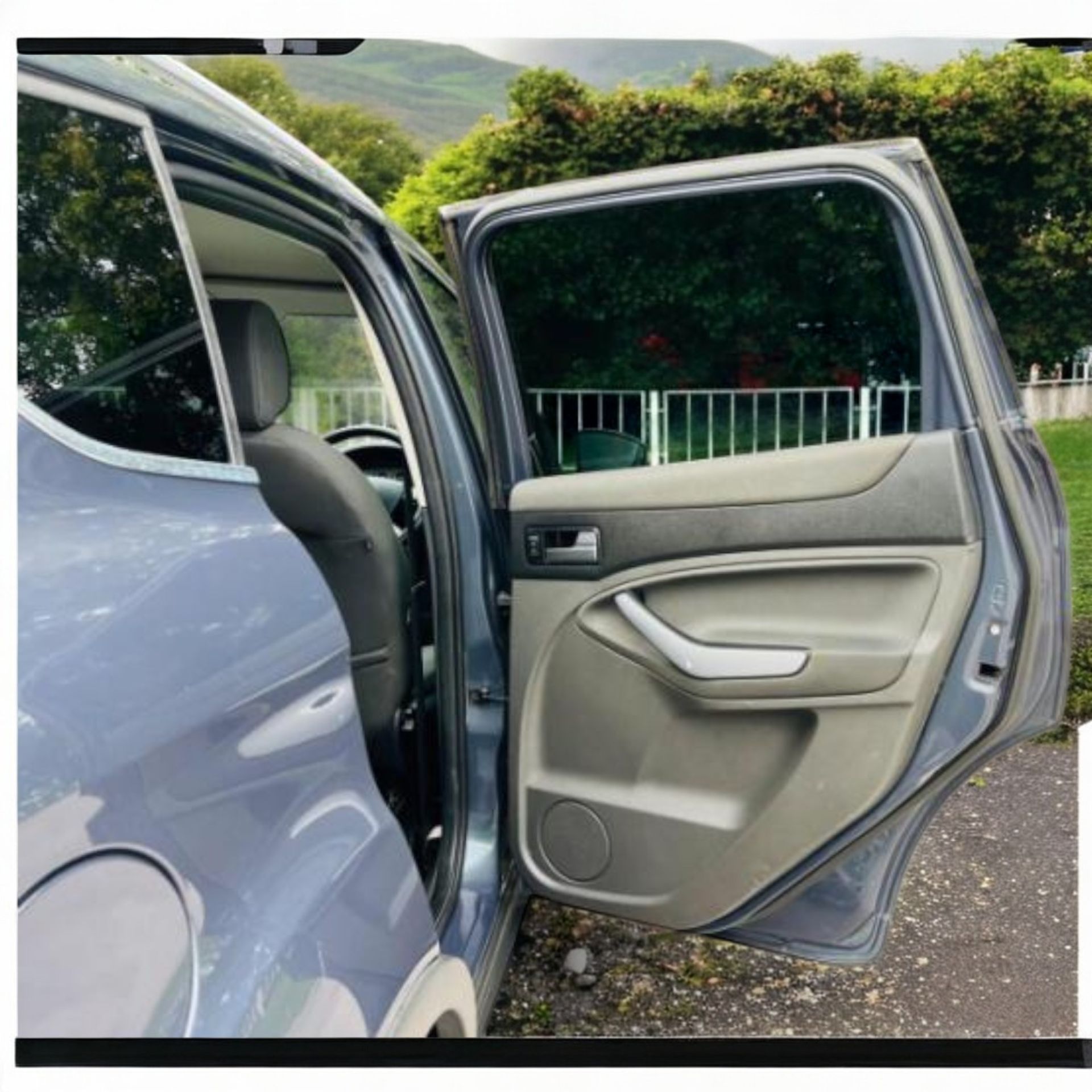 2010 FORD KUGA 2.0 TDCI ZETEC 2WD 5DR >>--NO VAT ON HAMMER--<< - Image 8 of 38