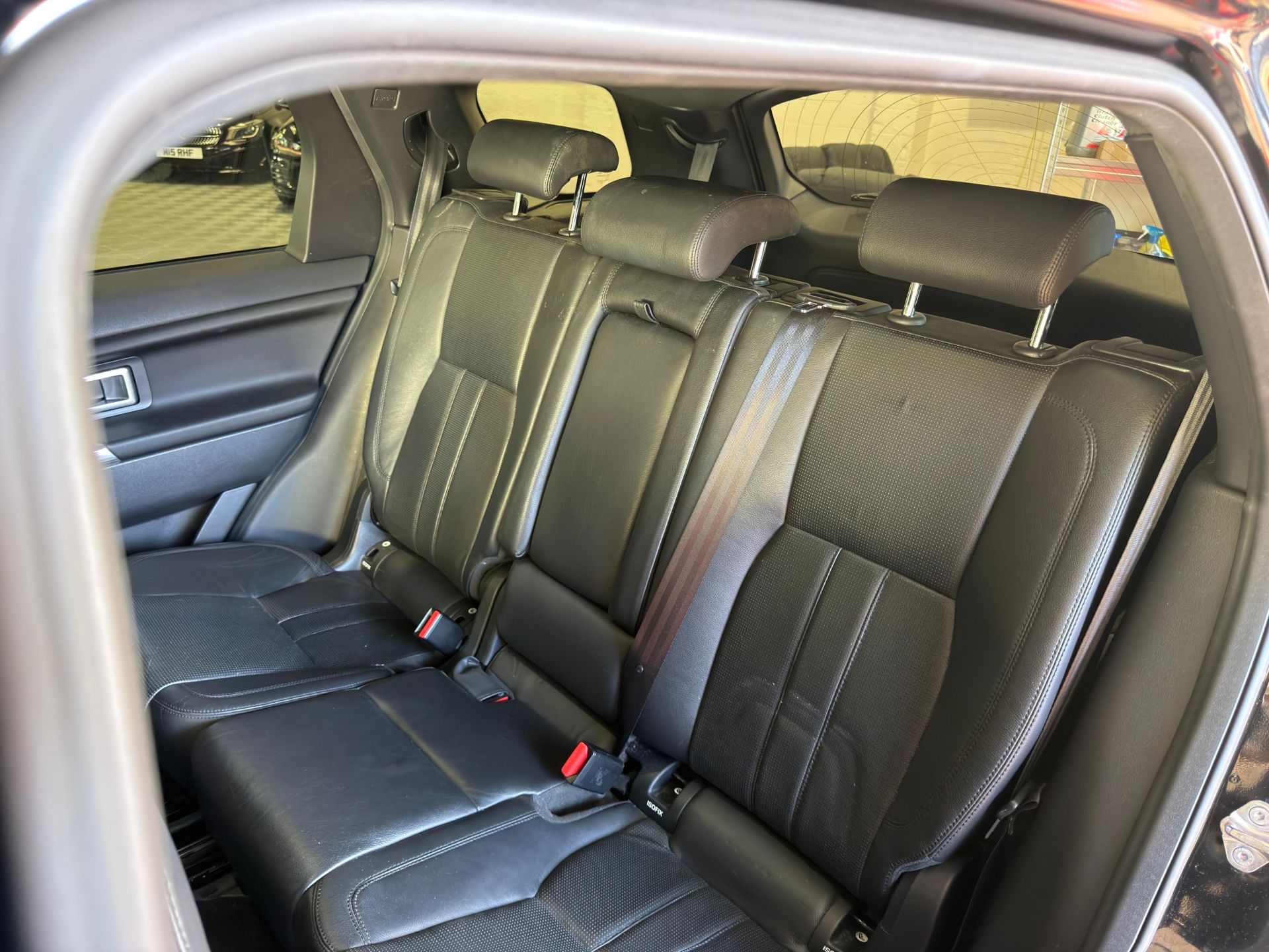 2016 LAND ROVER DISCOVERY SPORT 2.0 TD4 SE TECH AUTO 4WD – 7 SEATER >>--NO VAT ON HAMMER--<< - Image 23 of 31