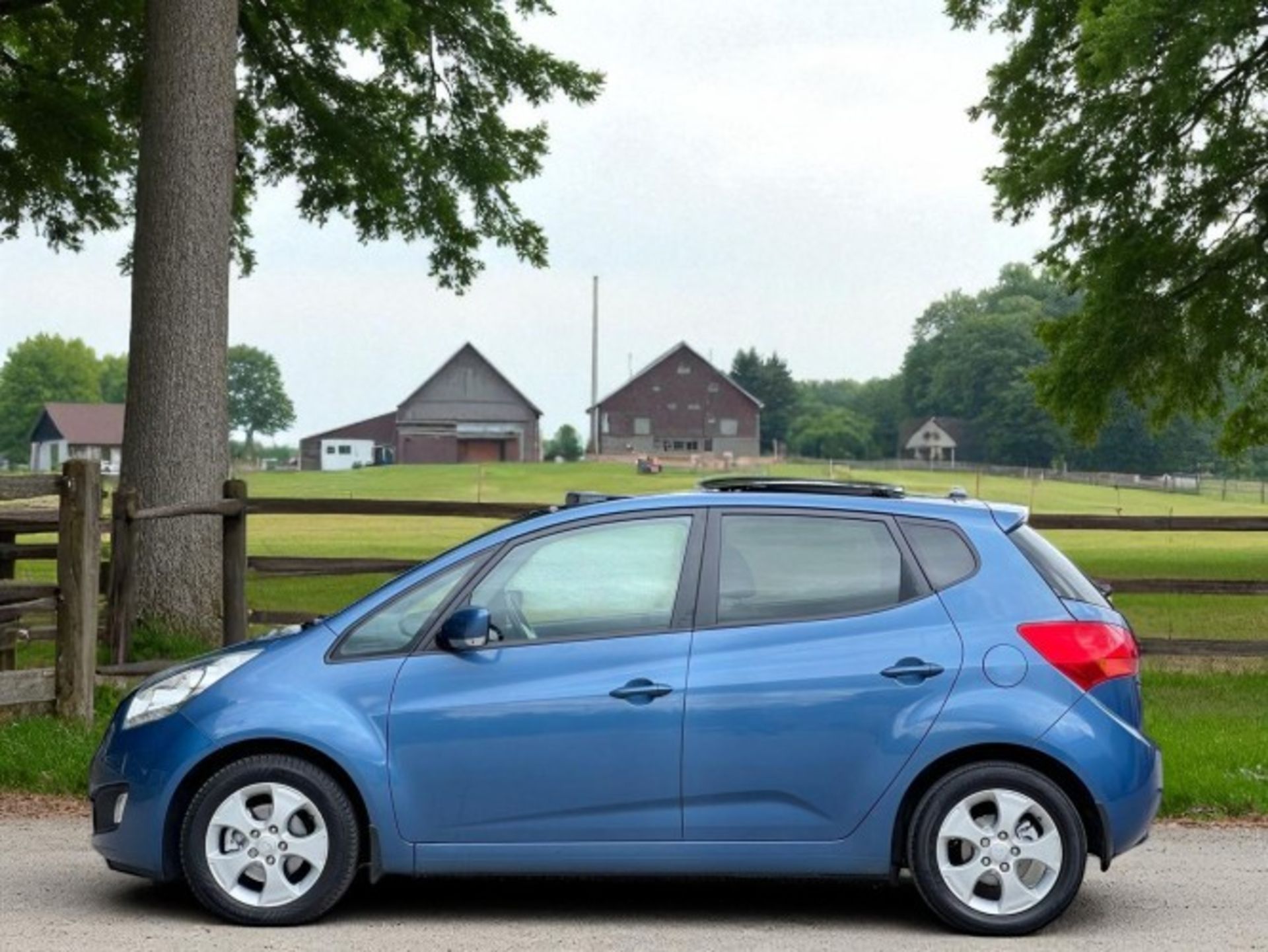 *(ONLY 93K MILEAGE)*2013 KIA VENGA 1.6 CRDI ECODYNAMICS 3 (S/S) 5DR–5-SEATER>-NO VAT ON HAMMER-< - Image 8 of 40