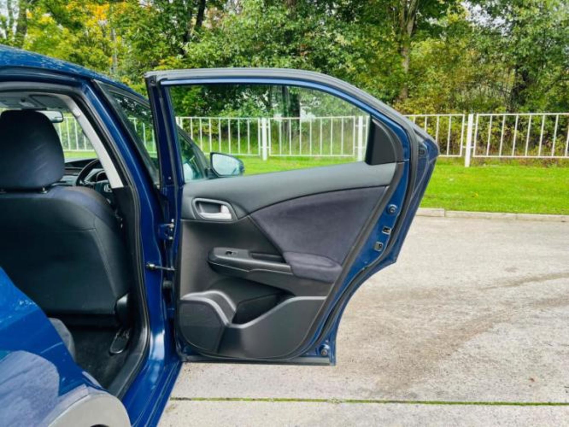 *(ONLY 106K MILEAGE)*2013 HONDA CIVIC 1.6 I-DTEC ES (S/S) 5-DOOR HATCHBACK >-NO VAT ON HAMMER-< - Image 29 of 42