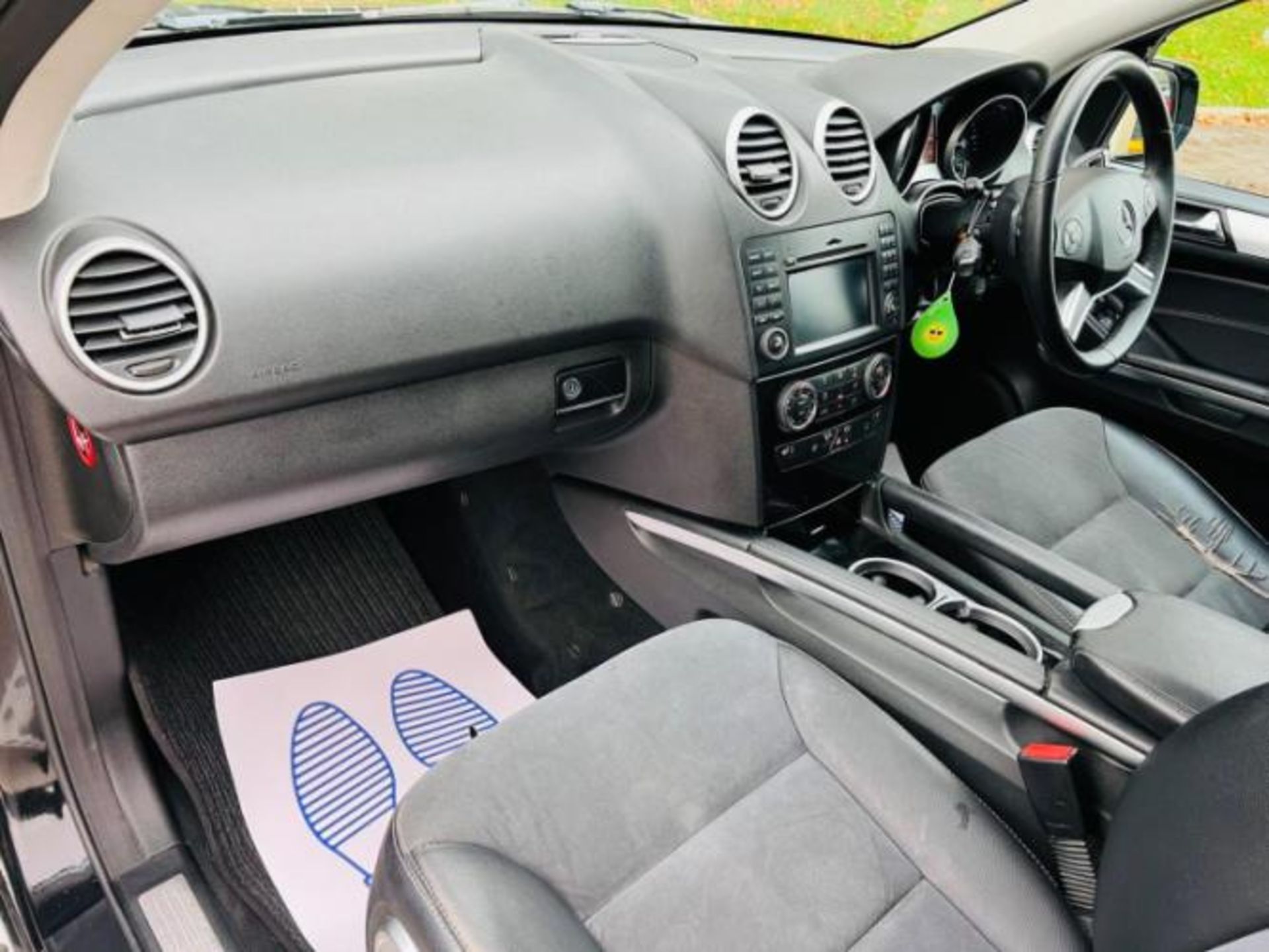 2009 MERCEDES-BENZ ML 320 CDI SPORT AUTOMATIC 4WD >>--NO VAT ON HAMMER--<< - Image 13 of 26