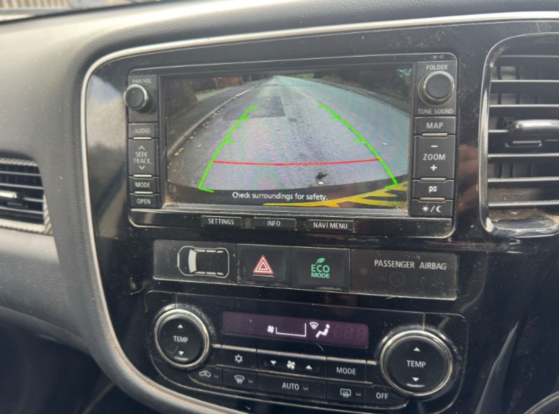 2013 MITSUBISHI OUTLANDER 2.2 DI-D GX4 4WD 7-SEATER >>--NO VAT ON HAMMER--<< - Image 6 of 13