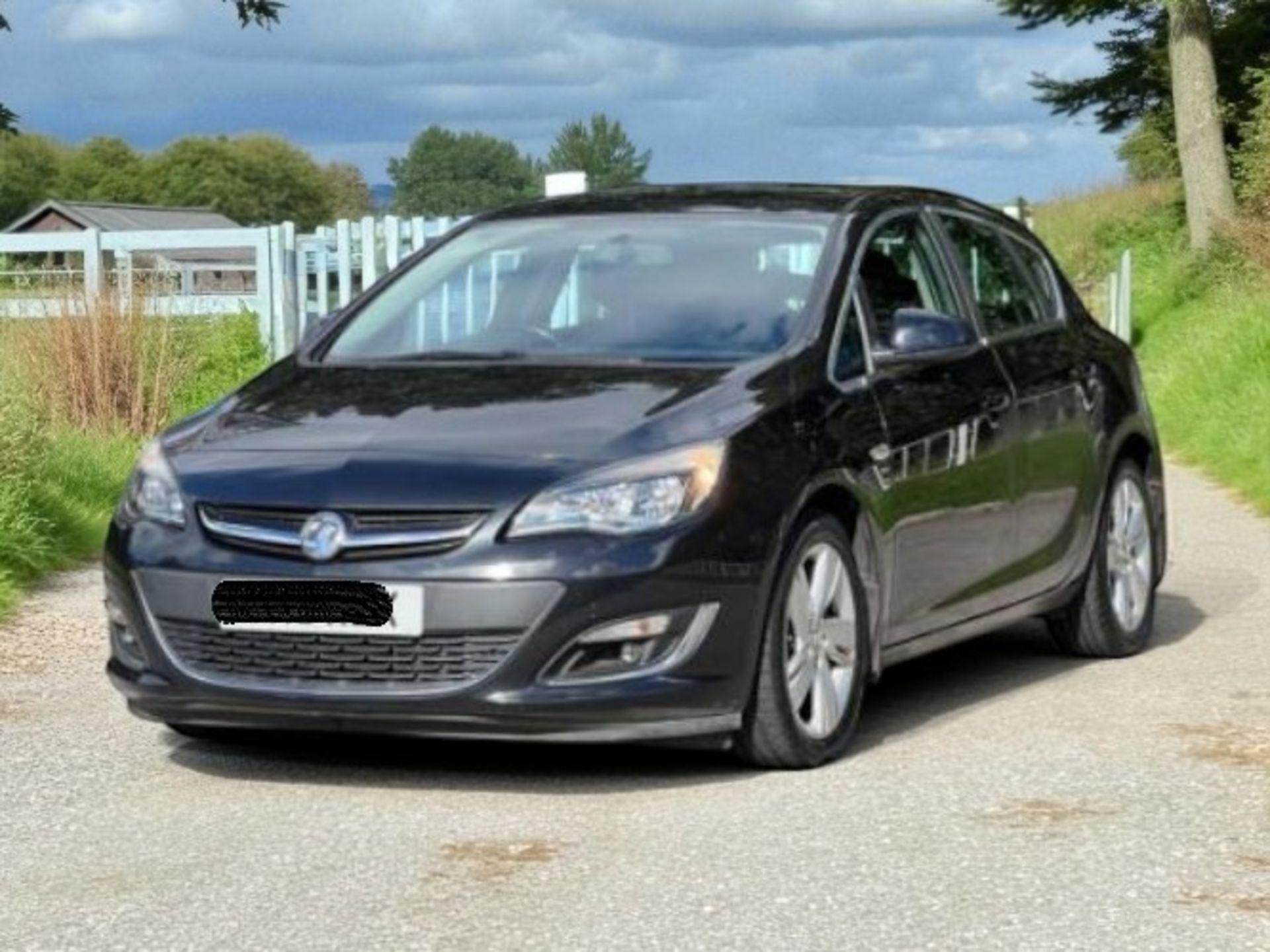 **(ONLY 109K MILEAGE)** 2013 VAUXHALL ASTRA 1.6 16V SRI 5-DOOR HATCHBACK>>--NO VAT ON HAMMER--<< - Image 2 of 40