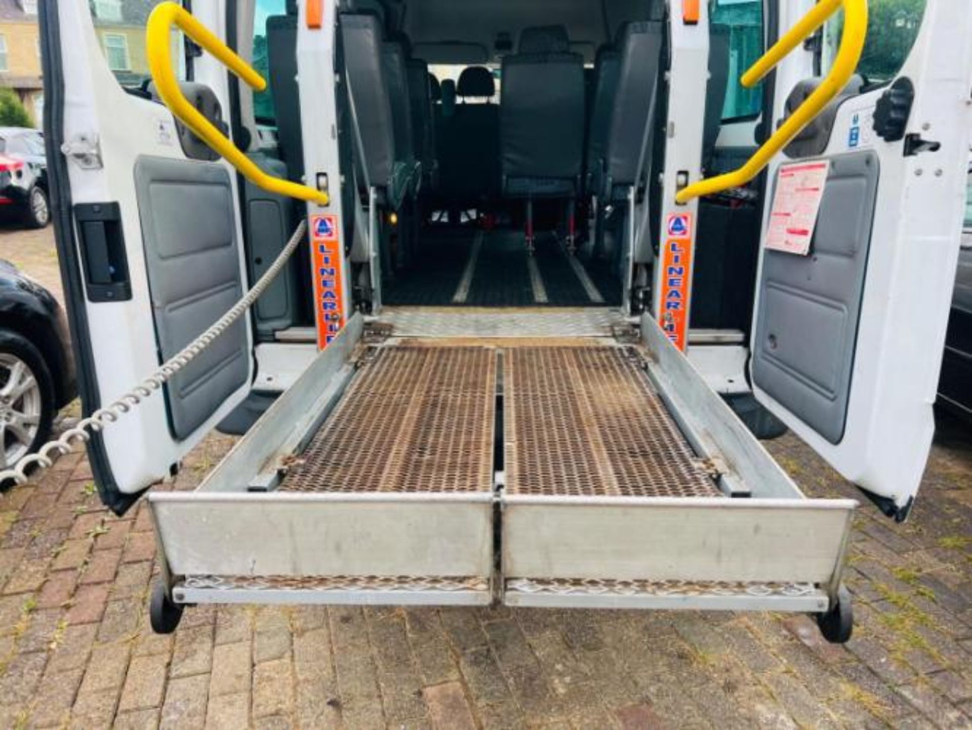 2011 FORD TRANSIT 2.4 TDCI 350 DURATORQ RWD L3 H2 MINIBUS >>--NO VAT ON HAMMER--<< - Image 14 of 46