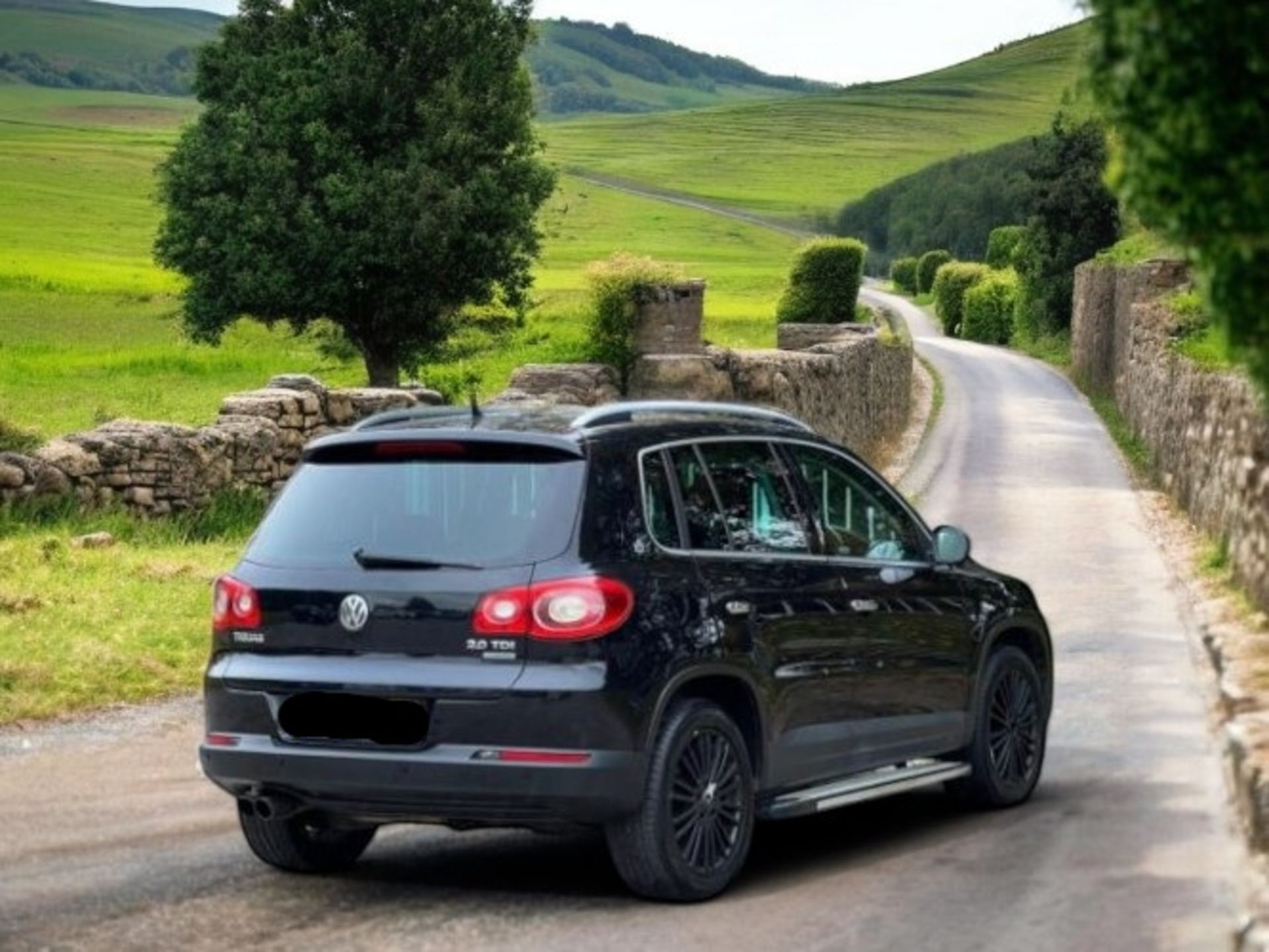 2011 VOLKSWAGEN TIGUAN 2.0 TDI BLUEMOTION TECH MATCH 2WD (S/S) 5DR >>--NO VAT ON HAMMER--<< - Image 8 of 33